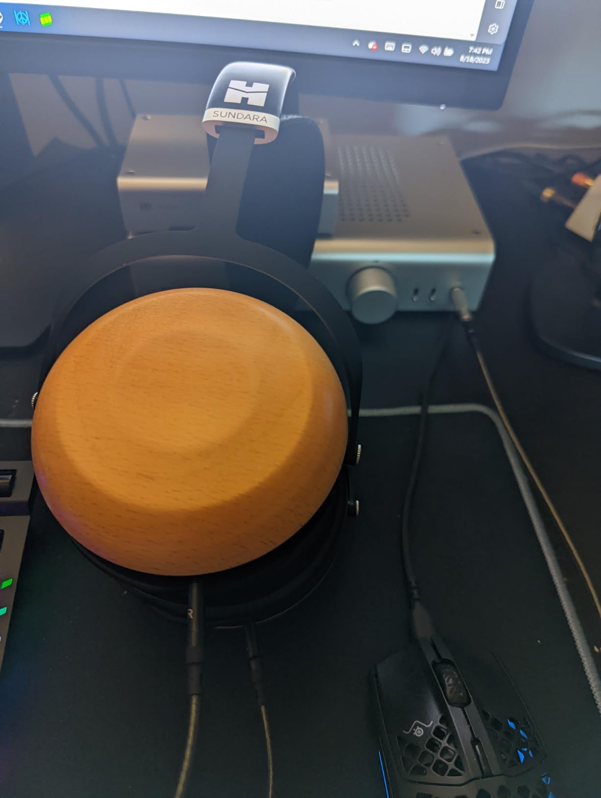 HIFIMAN SUNDARA Closed-Back Over-Ear Planar Magnetic Wired Hi-Fi Headphones with Stealth Magnet Design, Detachable Cable, Wood Ear Cups for Home, Studio, Recording - Customer Photo 1