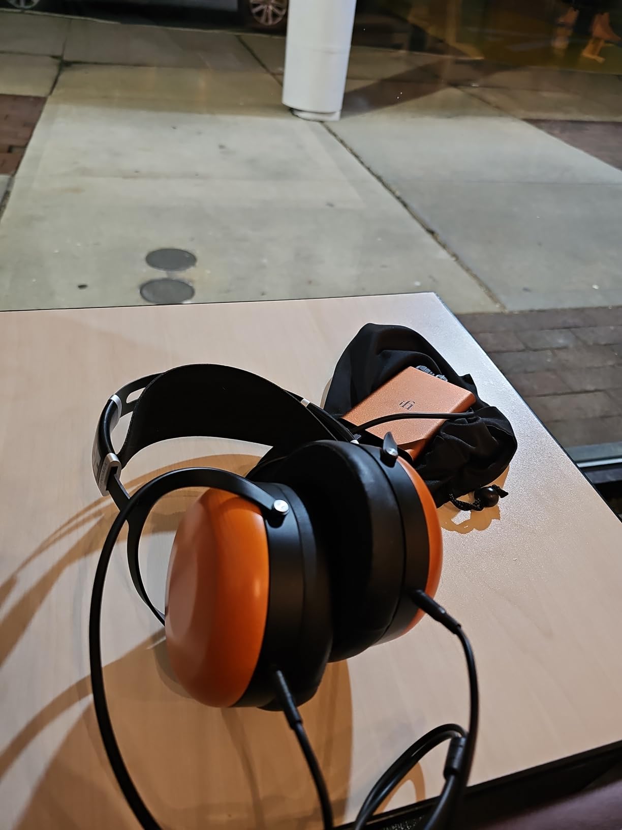 HIFIMAN SUNDARA Closed-Back Over-Ear Planar Magnetic Wired Hi-Fi Headphones with Stealth Magnet Design, Detachable Cable, Wood Ear Cups for Home, Studio, Recording - Customer Photo 3
