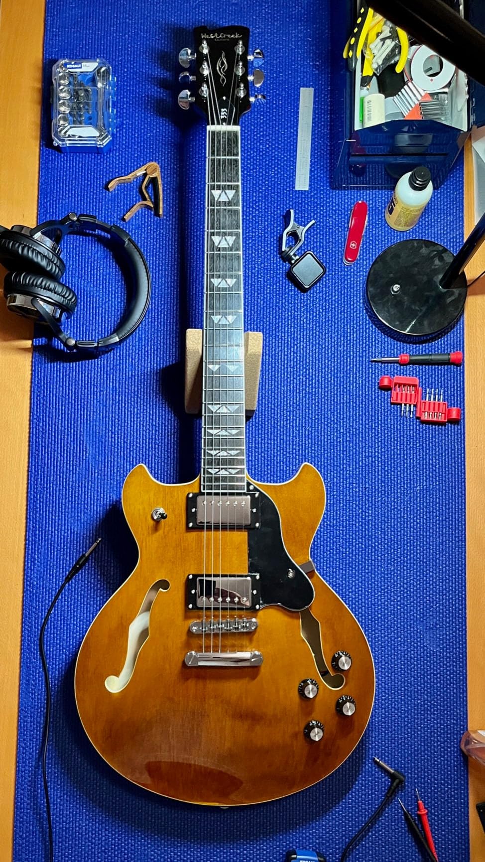 WestCreek 333 Electric Guitar with 6 String, Semi Hollow Body Jazz Electric Guitar, Humbucker Pickups, Rosewood Fretboard, Rounded End Jumbo Frets, Full size - Customer Photo 3