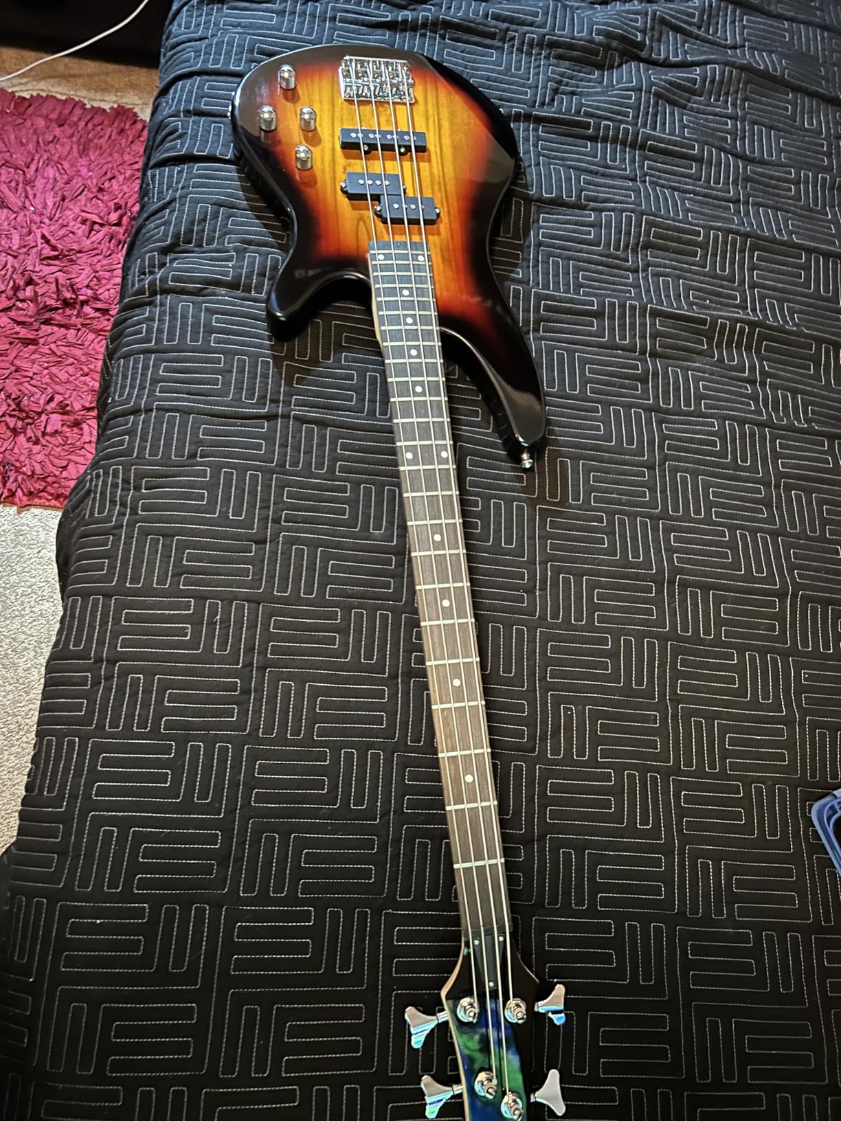 Ktaxon Electric Bass Guitar 5 String Bass Guitar with 20 Watt Amplifier, JB Type Pickup, Naturally air-dried Maple Neck, Rosewood Fretboard, Basswood Body(Black) - Customer Photo 1