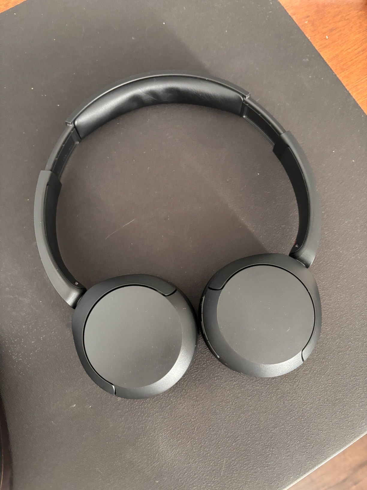Sony WH-CH520 Wireless Headphones Bluetooth On-Ear Headset with Microphone and up to 50 Hours Battery Life with Quick Charging, Black - Customer Photo 3