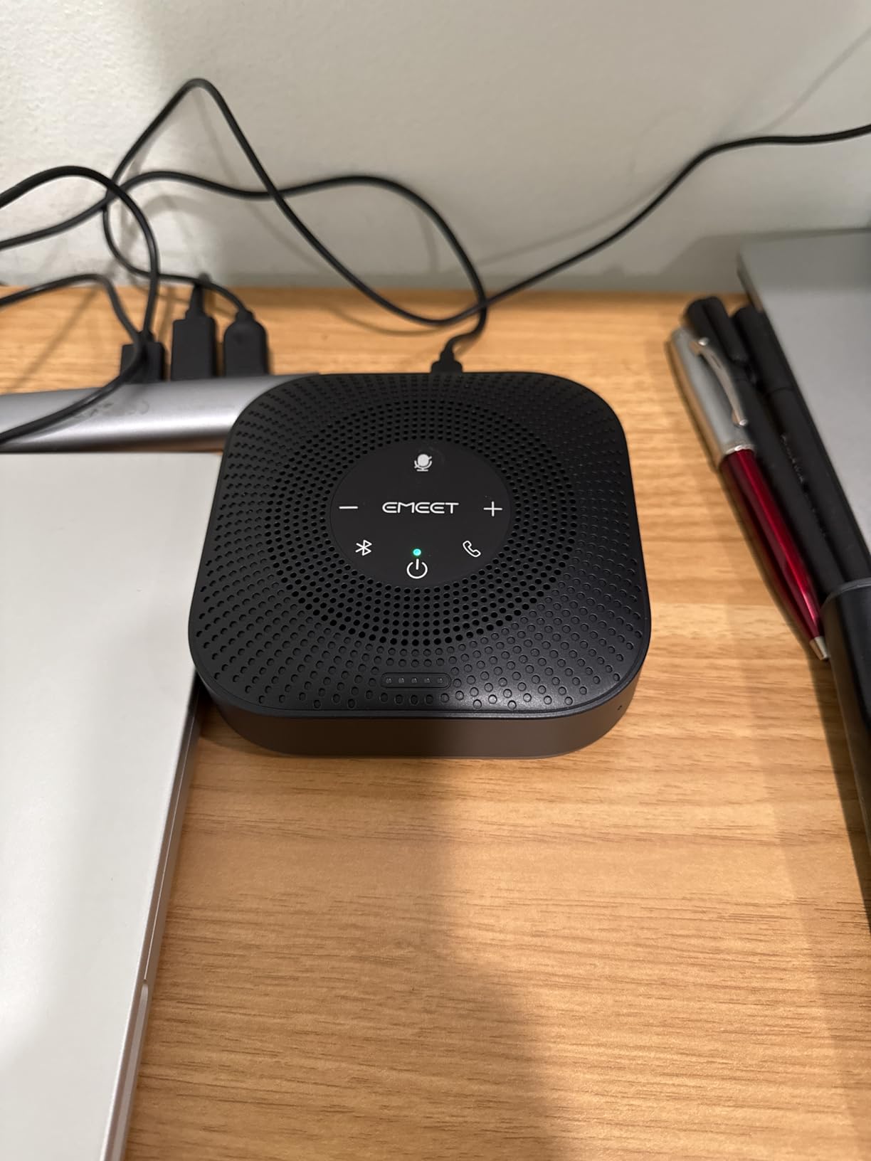 EMEET Conference Speakerphone M0 Plus, 4 AI Mics 360° Voice Pickup, Noise Reduction, USB C Speaker, Bluetooth Conference Speaker for 8 People w/Daisy Chain for 16 Compatible with Leading Software - Customer Photo 1