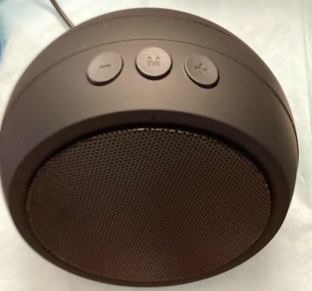 USB Computer Speaker for Laptop, External Speakers for Desktop Computer with Crystal Clear Sound, Rich Bass and Volume Buttons, Plug-N-Play (Black) Customer Review USB Computer Speaker for Laptop, External Speakers for Desktop Computer with Crystal Clear Sound, Rich Bass and Volume Buttons, Plug-N-Play (Black) - Customer Photo 3