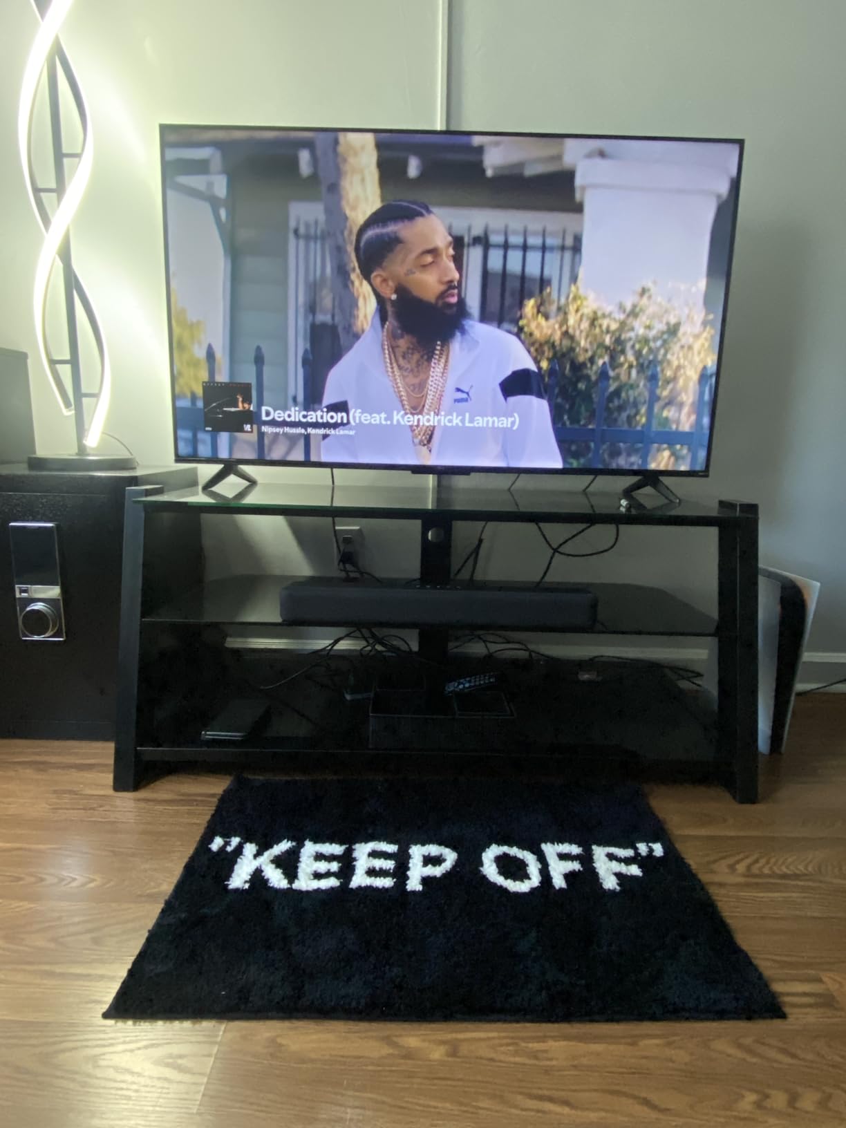Amazon Fire TV Soundbar (newest model), 2.0 speaker with DTS Virtual:X and Dolby Audio, Bluetooth connectivity - Customer Photo 2