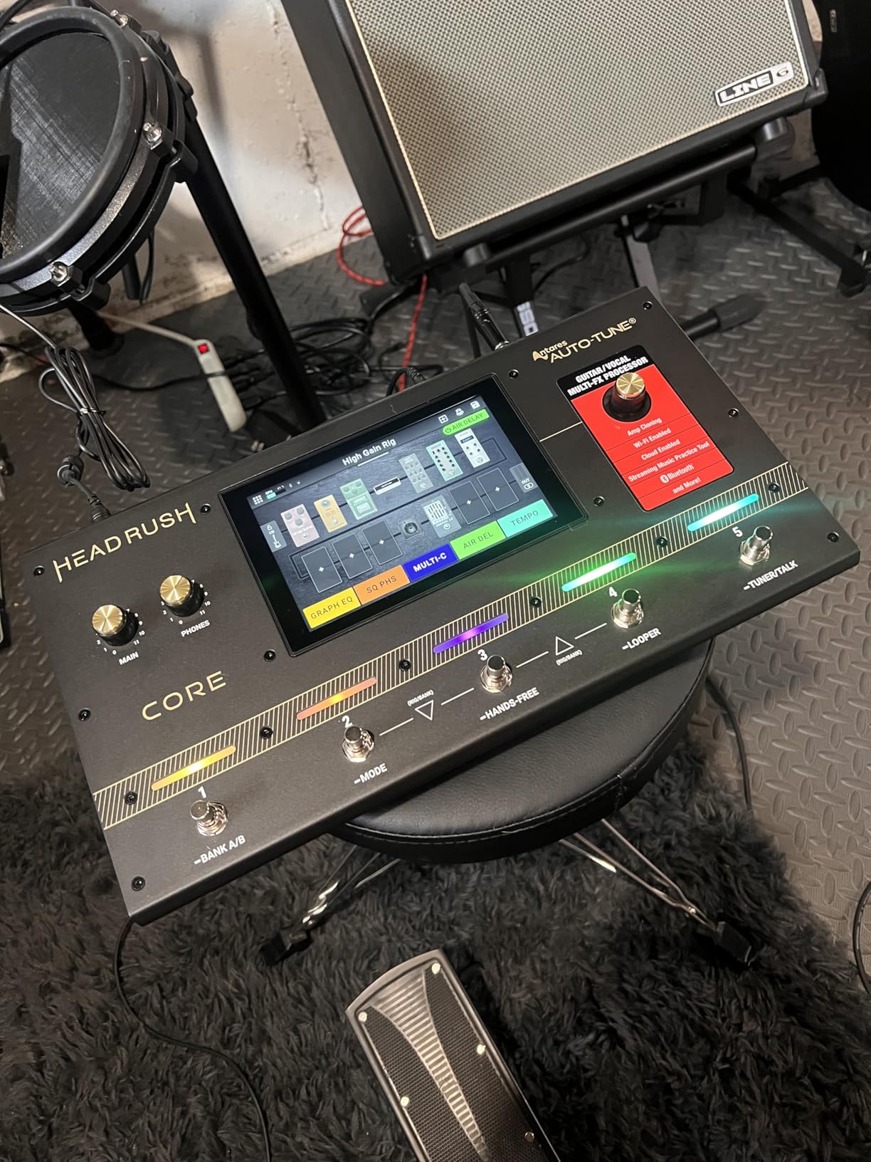 HeadRush Core - Guitar and Vocal Multi Core Effects Amp Modeling Processor with Cloning, Looper, Antares Auto-Tune, Wi-Fi, Touchscreen, and Bluetooth - Customer Photo 1