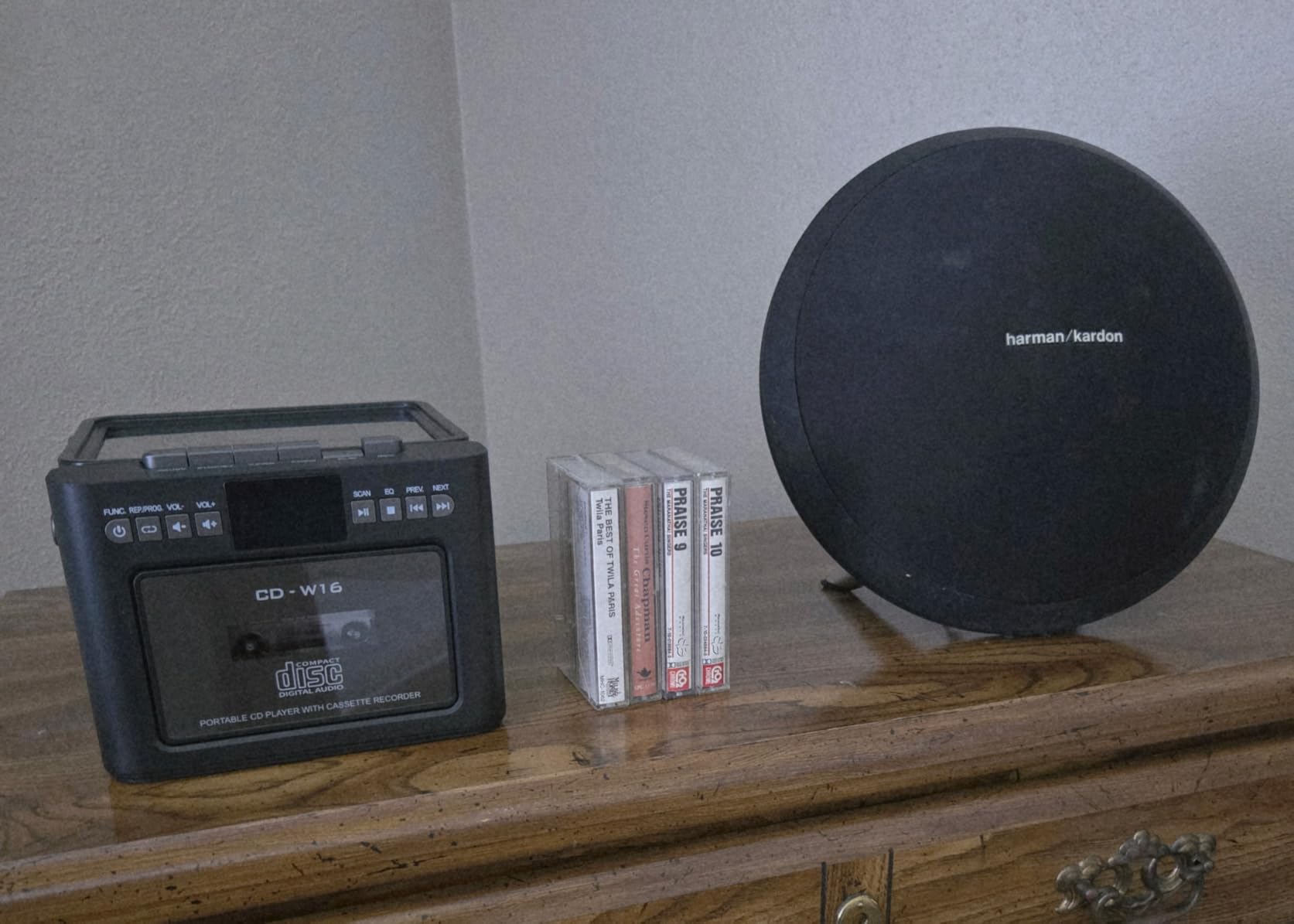 Boombox Cassette CD Player Bluetooth5.1 with 5000mAh Battery,5W Dual Stereo Speakers,Rechargeable CD Player with FM Radio,Remote Control,Tape Recording,3.5mm Earphone Jack,AUX/Micro SD/USB for Home Customer Review Boombox Cassette CD Player Bluetooth5.1 with 5000mAh Battery,5W Dual Stereo Speakers,Rechargeable CD Player with FM Radio,Remote Control,Tape Recording,3.5mm Earphone Jack,AUX/Micro SD/USB for Home - Customer Photo 1