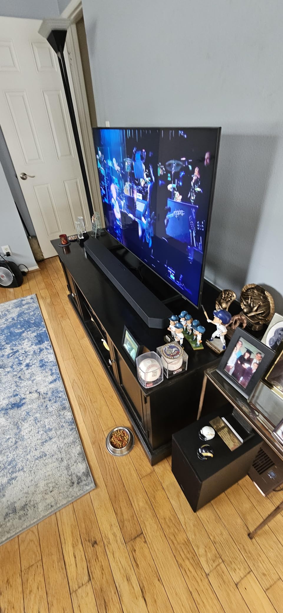 Samsung HW-Q910D 9.1.2 ch Soundbar w/Dolby Audio, Surround Sound Expansion, Adaptive Sound, Wireless Subwoofer, 2024 Customer Review Samsung HW-Q910D 9.1.2 ch Soundbar w/Dolby Audio, Surround Sound Expansion, Adaptive Sound, Wireless Subwoofer, 2024 - Customer Photo 3