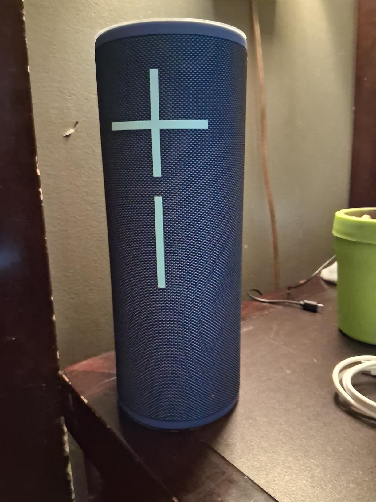 Ultimate Ears MEGABOOM 4 Portable Waterproof Bluetooth Speaker, 360-Degree Sound, Thundering Bass, 147ft Range, 20-Hour Battery, Floating Speaker - Black - Customer Photo 1