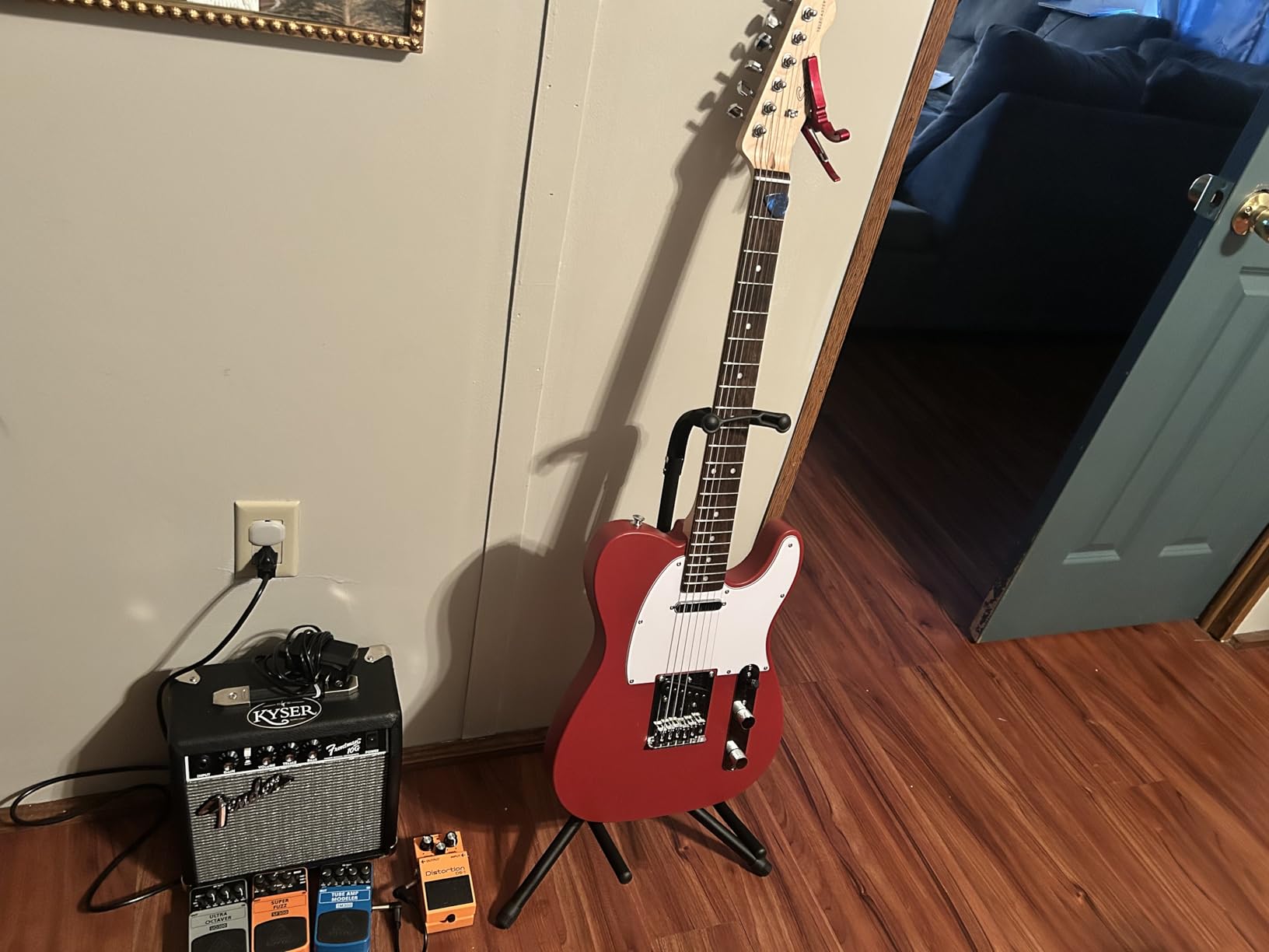 Fender Squier Debut Series Telecaster Electric Guitar, Beginner Guitar, 2-Year Warranty, Includes Free Lessons, Dakota Red with Satin Urethane Finish - Customer Photo 1