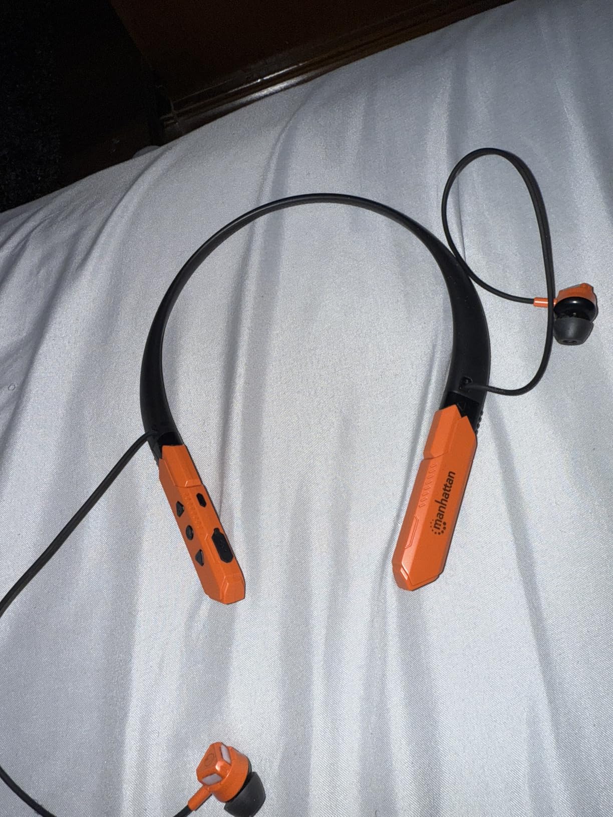 MANHATTAN Bluetooth Wireless Neckband Headphones — Work Earbud Earphones with 15H Playtime, Noise-Isolating, IPX4 Water Resistant, Built-in Mic – for Work, Music, Calls – 3 Yr Mfg Warranty -179829 - Customer Photo 2