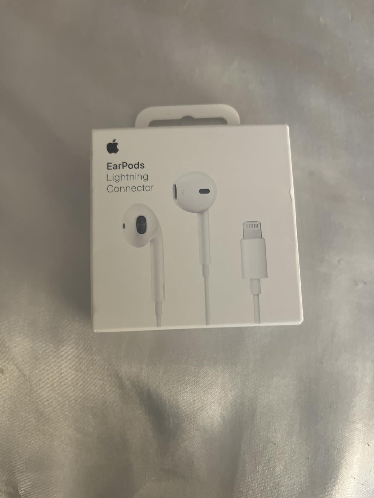 Apple EarPods Headphones with Lightning Connector, Wired Ear Buds for iPhone with Built-in Remote to Control Music, Phone Calls, and Volume - Customer Photo 1