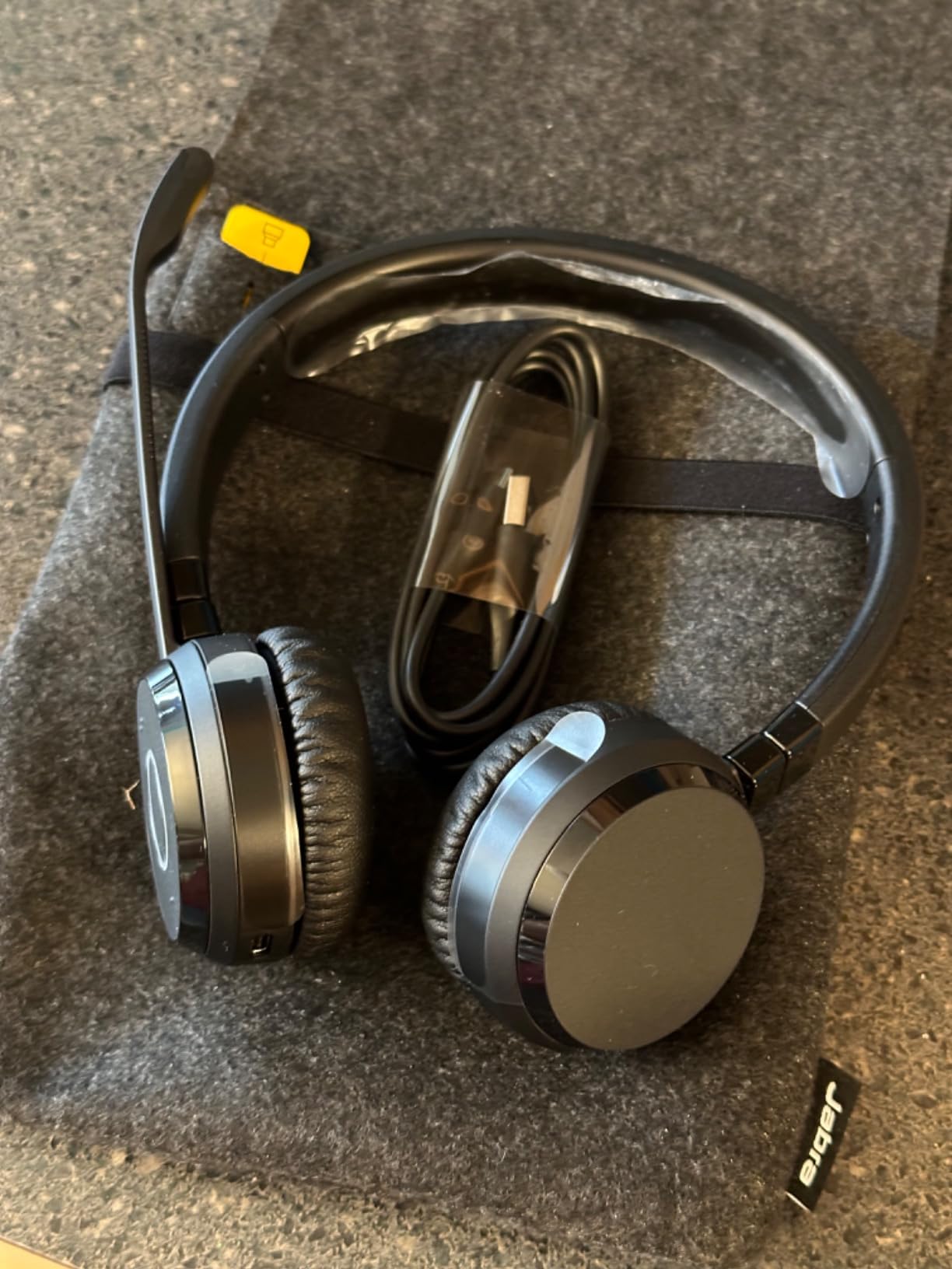 Jabra Evolve 65 TE (Third Edition) Wireless Dual-Ear Headphones - Noise-Canceling Mic, 16 hrs Battery Life, Dual Connectivity, MS Teams Certified, Supports Other Platforms, Black Customer Review Jabra Evolve 65 TE (Third Edition) Wireless Dual-Ear Headphones - Noise-Canceling Mic, 16 hrs Battery Life, Dual Connectivity, MS Teams Certified, Supports Other Platforms, Black - Customer Photo 2