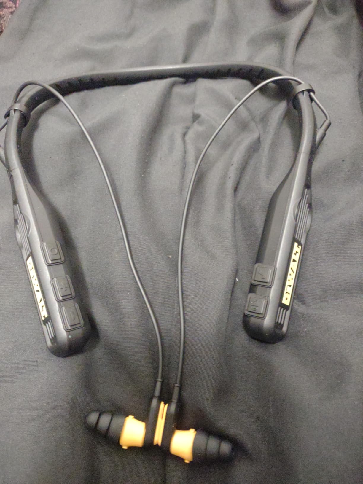 DEWALT Heavy Duty Black Edition 2-in-1 Neckband Bluetooth Headphones w/Built-in Speakers, Jobsite Wearable Speaker & Around Neck, Wireless Headset, 60+ Hrs Hands-Free Music & Calls, Carry Pouch - Customer Photo 2