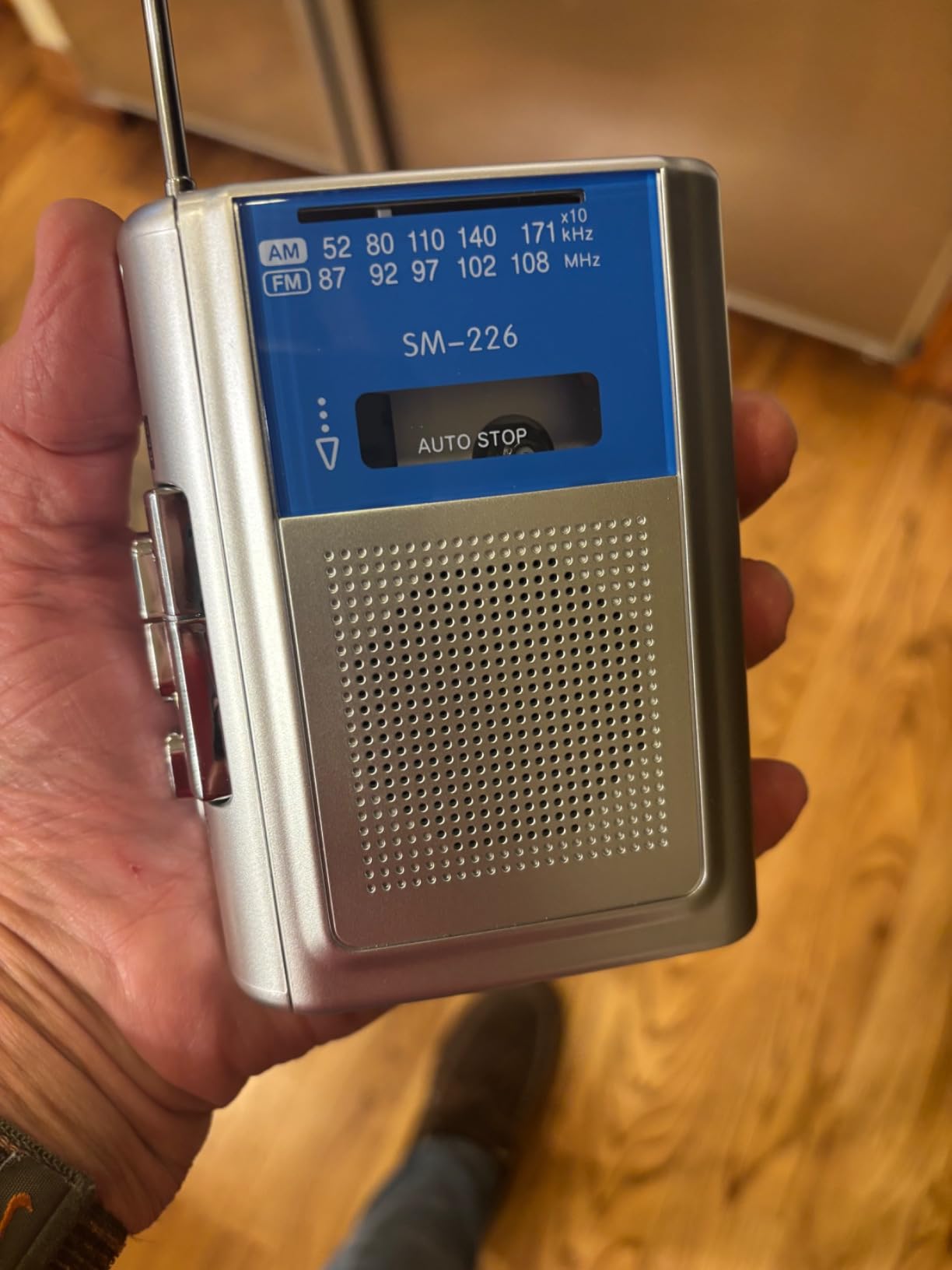 Small Cassette Player Recorder, Portable AM FM Vintage Tape Cassette Player with Big Speaker and Headphones, Built-in Microphone, Powered by DC or AA Battery for Walking Customer Review Small Cassette Player Recorder, Portable AM FM Vintage Tape Cassette Player with Big Speaker and Headphones, Built-in Microphone, Powered by DC or AA Battery for Walking - Customer Photo 3