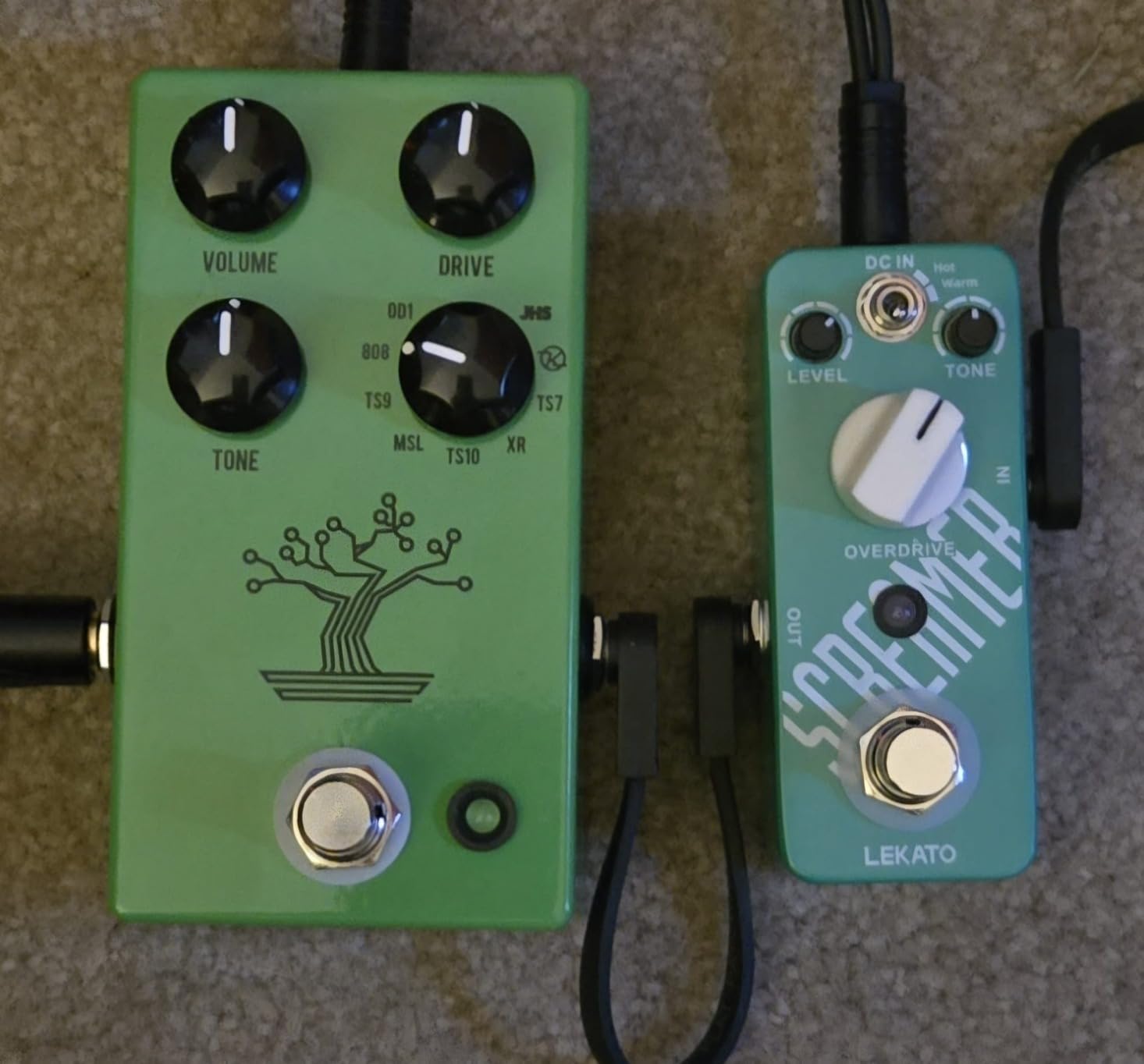 LEKATO Mini Pitch Shifter Pedal, Harmonizer Guitar Pedal Pitch Shift Box, Harmonizer Digital Octave Drop Pedals, True Bypass, Small Effects for Electric Guitar Bass - Customer Photo 1