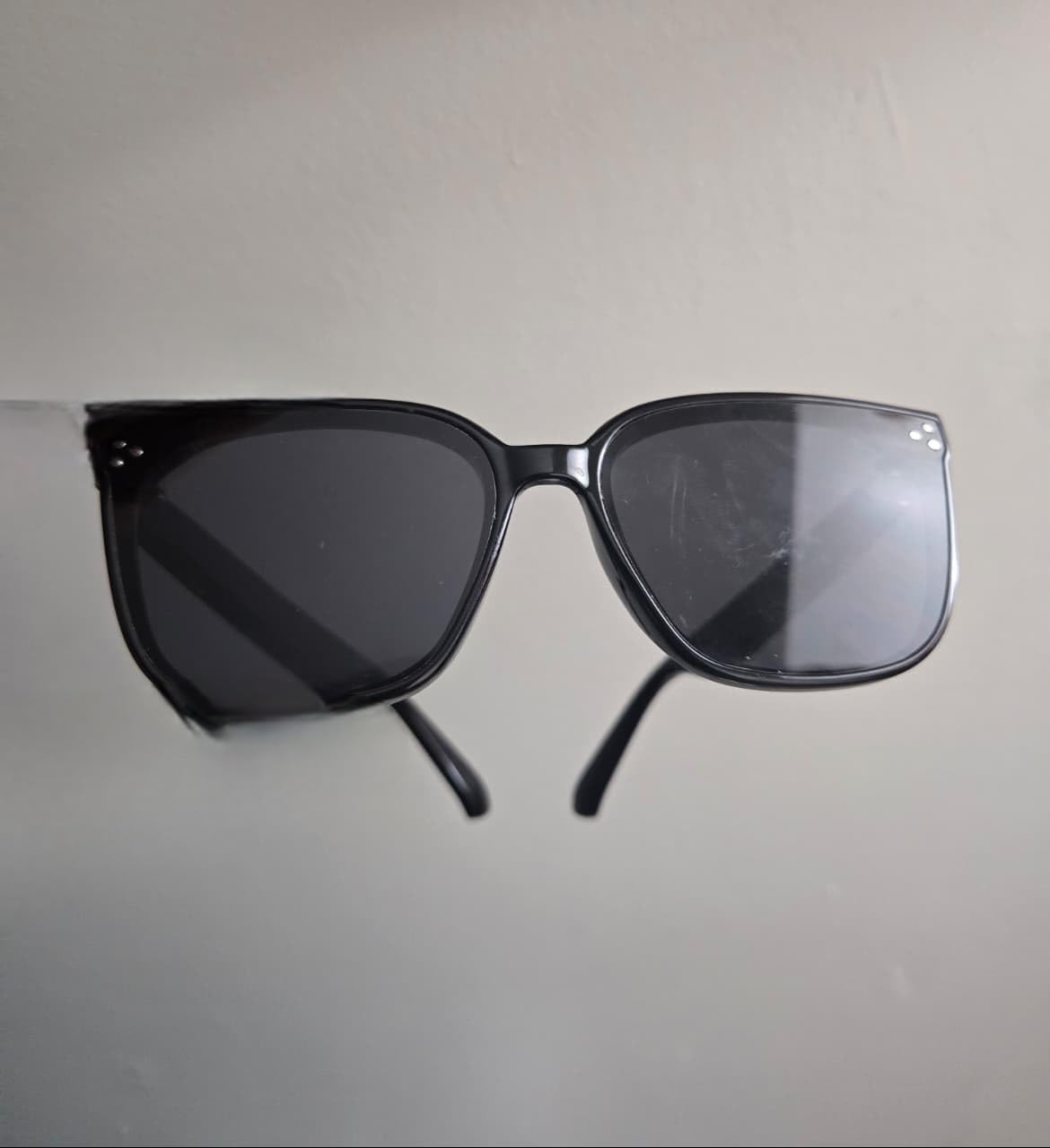 Smart Glasses, 5.3 Bluetooth Sunglasses with Open Ear Speaker, Voice Assistant Compatible, Blue Light Blocking Lens - Customer Photo 1
