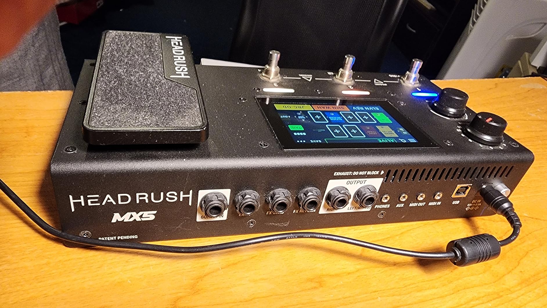 HeadRush VX5 Vocal Effects Pedal with Antares AutoTune for Vocalists with Real Time Pitch Correction, Harmonizer, Guitar and Mic in and Audio Interface - Customer Photo 2