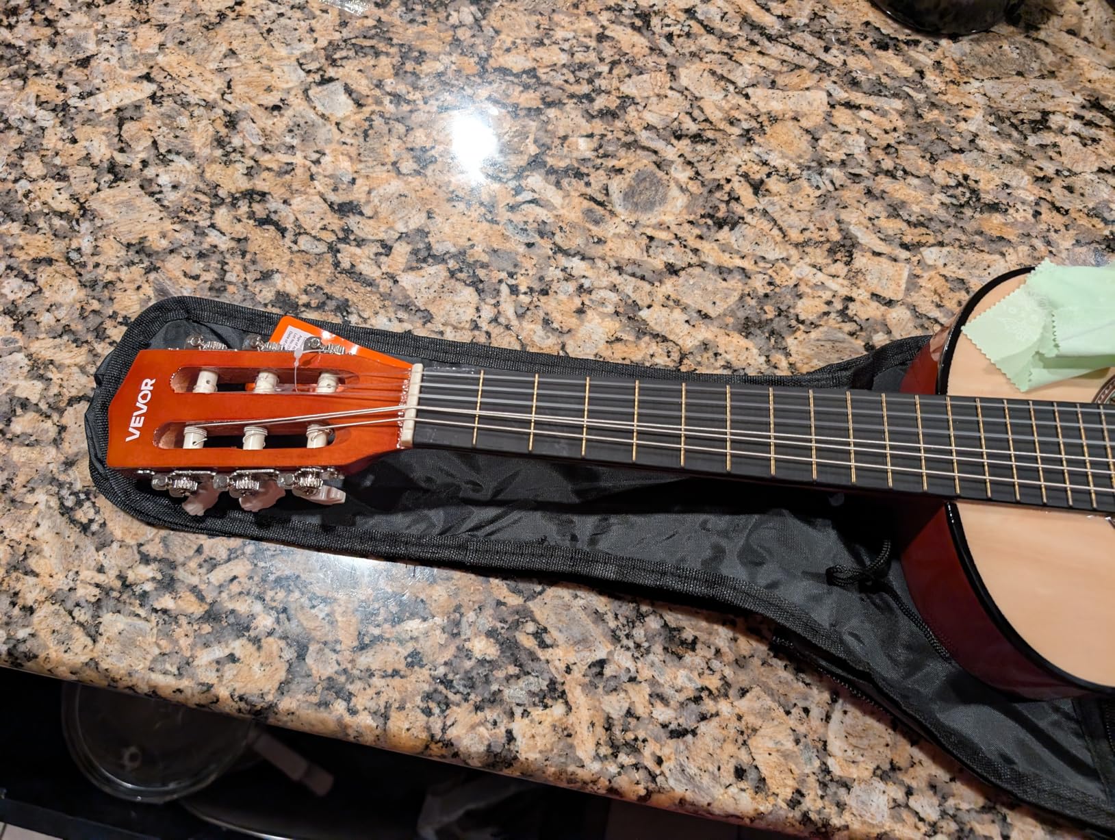 VEVOR Acoustic Guitar, Classical Guitar Starter Kit for Beginners, with Nylon Strings, Basswood Guitar, for Kids Adults Girls Boys Students Customer Review VEVOR Acoustic Guitar, Classical Guitar Starter Kit for Beginners, with Nylon Strings, Basswood Guitar, for Kids Adults Girls Boys Students - Customer Photo 2