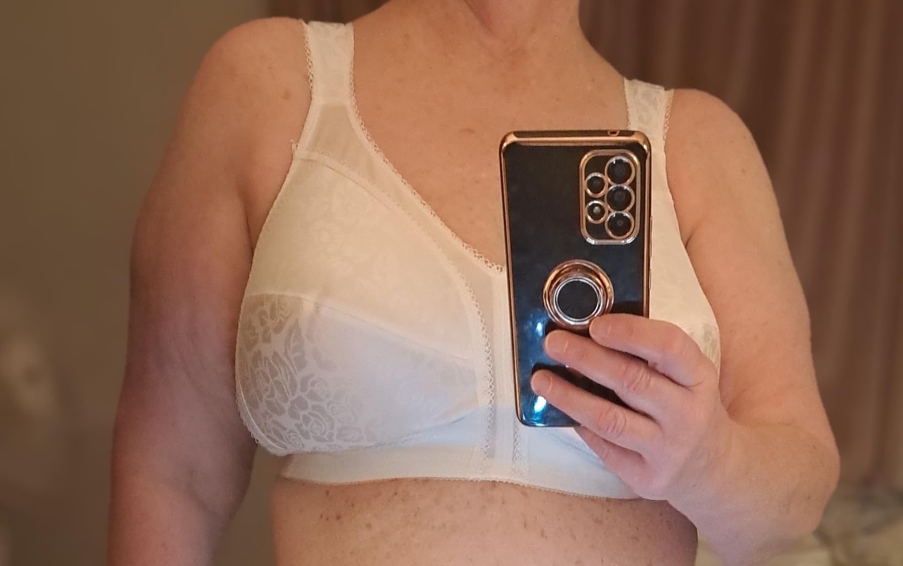 Playtex Women's Wireless Bra, 18 Hour Plus-Size Bras Available, Full Coverage, Smoothing, 4693 customer photo 2