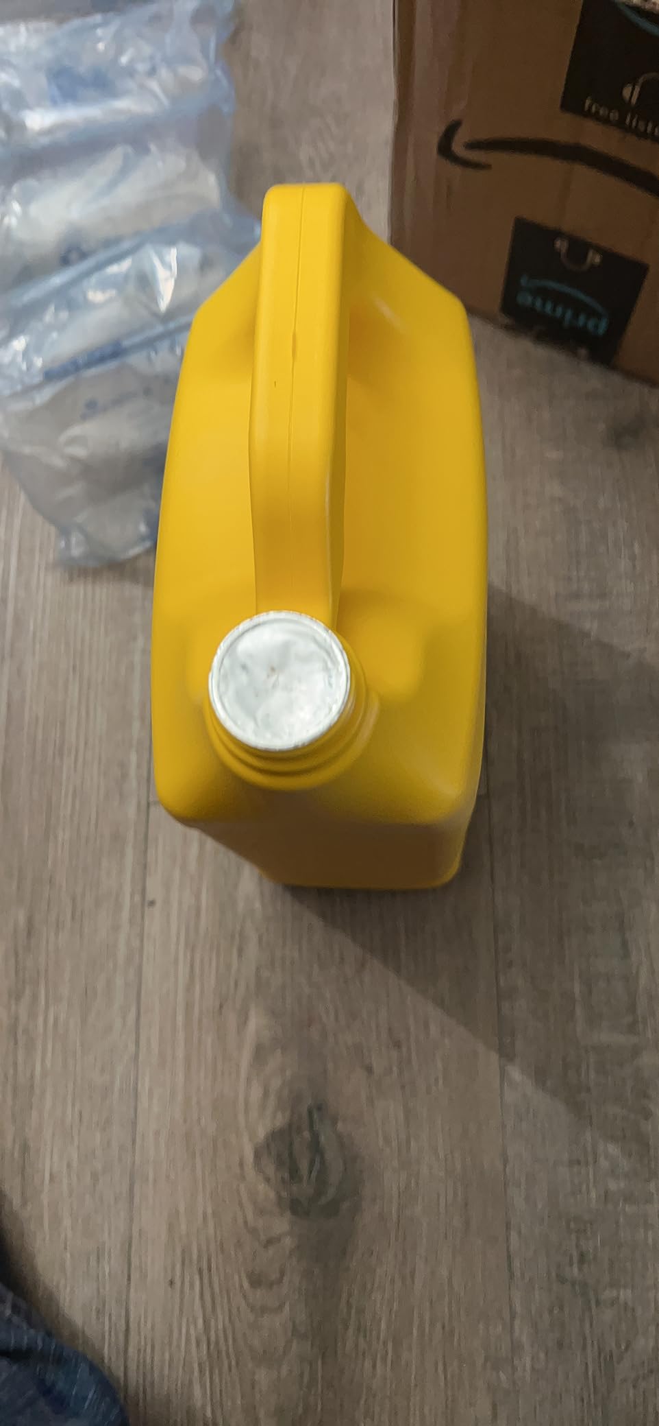 PYRANHA Wipe N' Spray for Horses - Oil-Based Long Lasting Fly Control Repels Horn, Deer, Horse, House, Stable, & Face Flies, Ticks, Mites, Mosquitoes, Gnats & Lice, 1 Gallon - Customer Photo 2