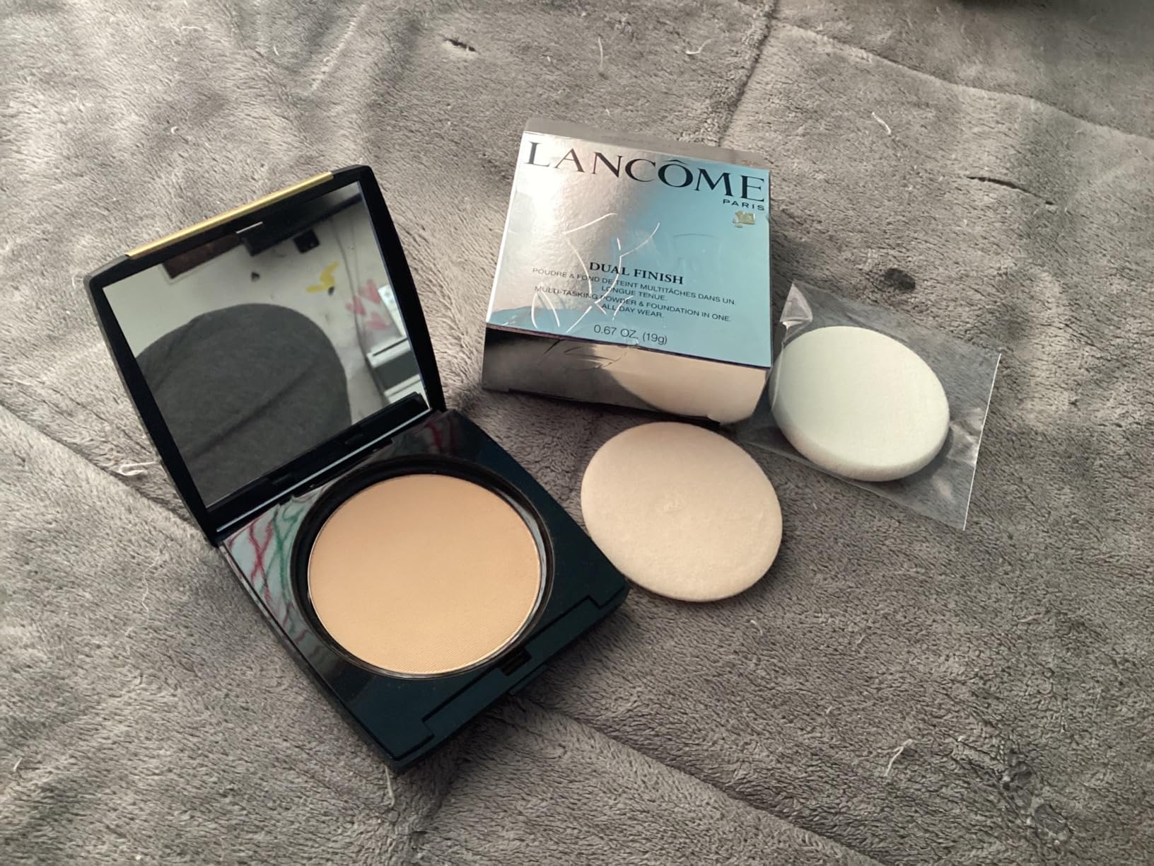 Lancôme Dual Finish Multi-tasking Longwear Powder Foundation - Matte Finish - Long-wearing - Full Coverage - Pressed Powder Formula Customer Review Lancôme Dual Finish Multi-tasking Longwear Powder Foundation - Matte Finish - Long-wearing - Full Coverage - Pressed Powder Formula - Customer Photo 2