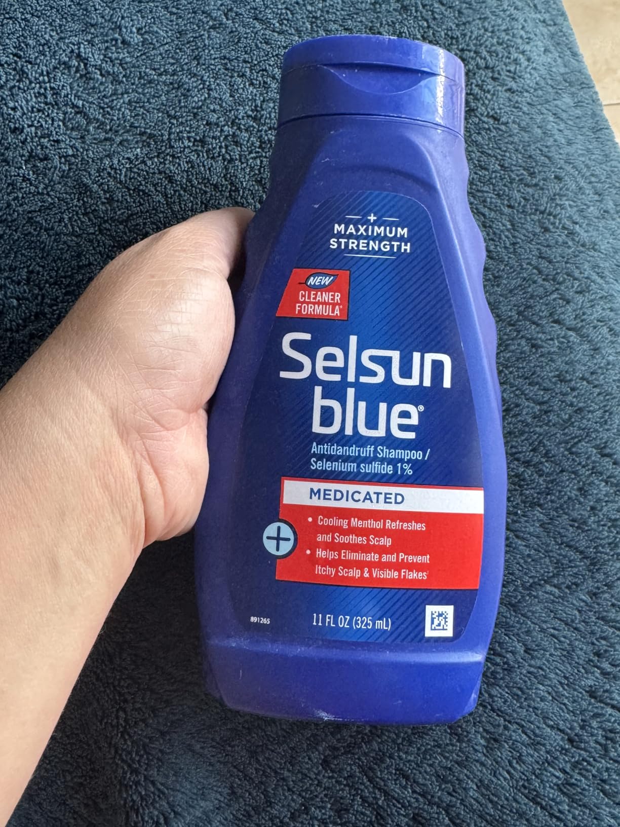 Selsun Blue Medicated Antidandruff Shampoo, Maximum Strength Scalp Treatment With Selenium Sulfide, 11 fl. oz. customer photo 2