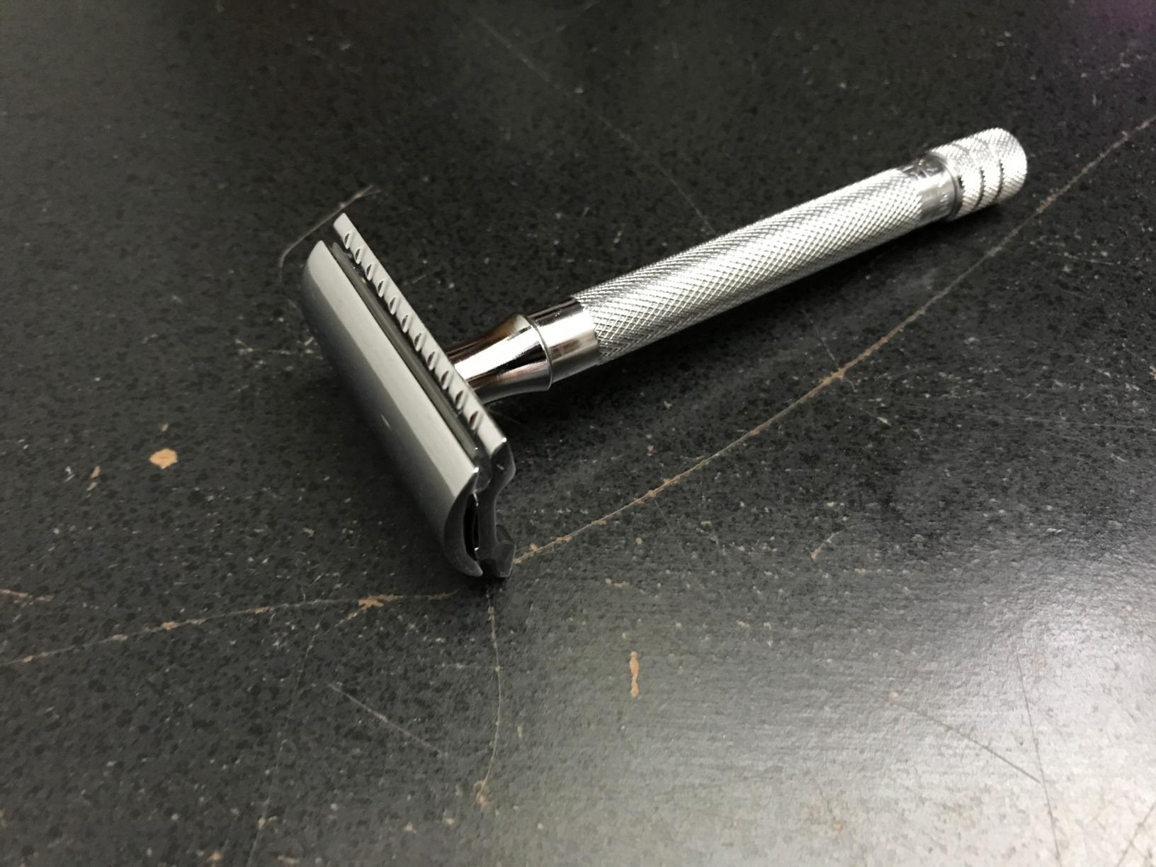 MERKUR 23C Double Edge Safety Razor - Polished Chrome, Long Knurled Brass Handle, Made in Germany, Plastic-Free, Three Piece Design, Closed Comb, Straight Bar - Customer Photo 2