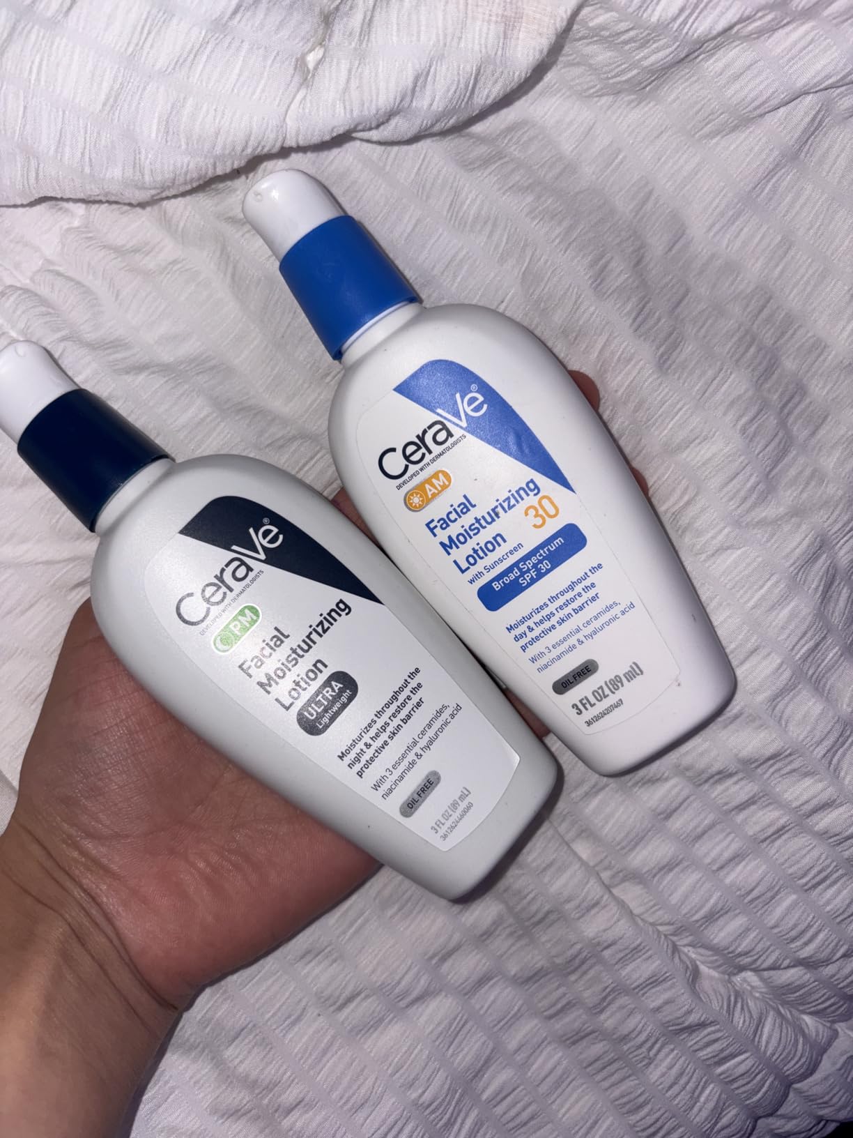 CeraVe AM Facial Moisturizing Lotion with SPF 30, Oil-Free Face Moisturizer with SPF, Formulated with Hyaluronic Acid, Niacinamide & Ceramides, Non-Comedogenic, Broad Spectrum Sunscreen, 3 Ounce Customer Review CeraVe AM Facial Moisturizing Lotion with SPF 30, Oil-Free Face Moisturizer with SPF, Formulated with Hyaluronic Acid, Niacinamide & Ceramides, Non-Comedogenic, Broad Spectrum Sunscreen, 3 Ounce - Customer Photo 3