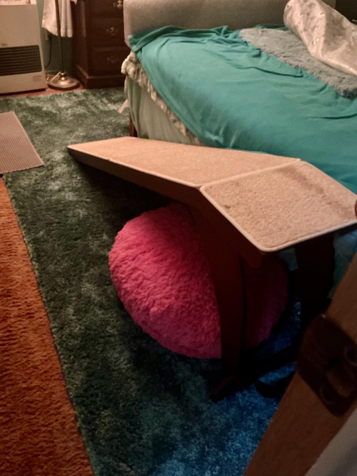 PetSafe CozyUp Bed Ramp - Supports Pets Back & Joints - High Traction Carpet Surface - Furniture-Grade Wood - Cherry or White Finish - Heavy Duty Bed Access Ramp - Cherry - Customer Photo 2