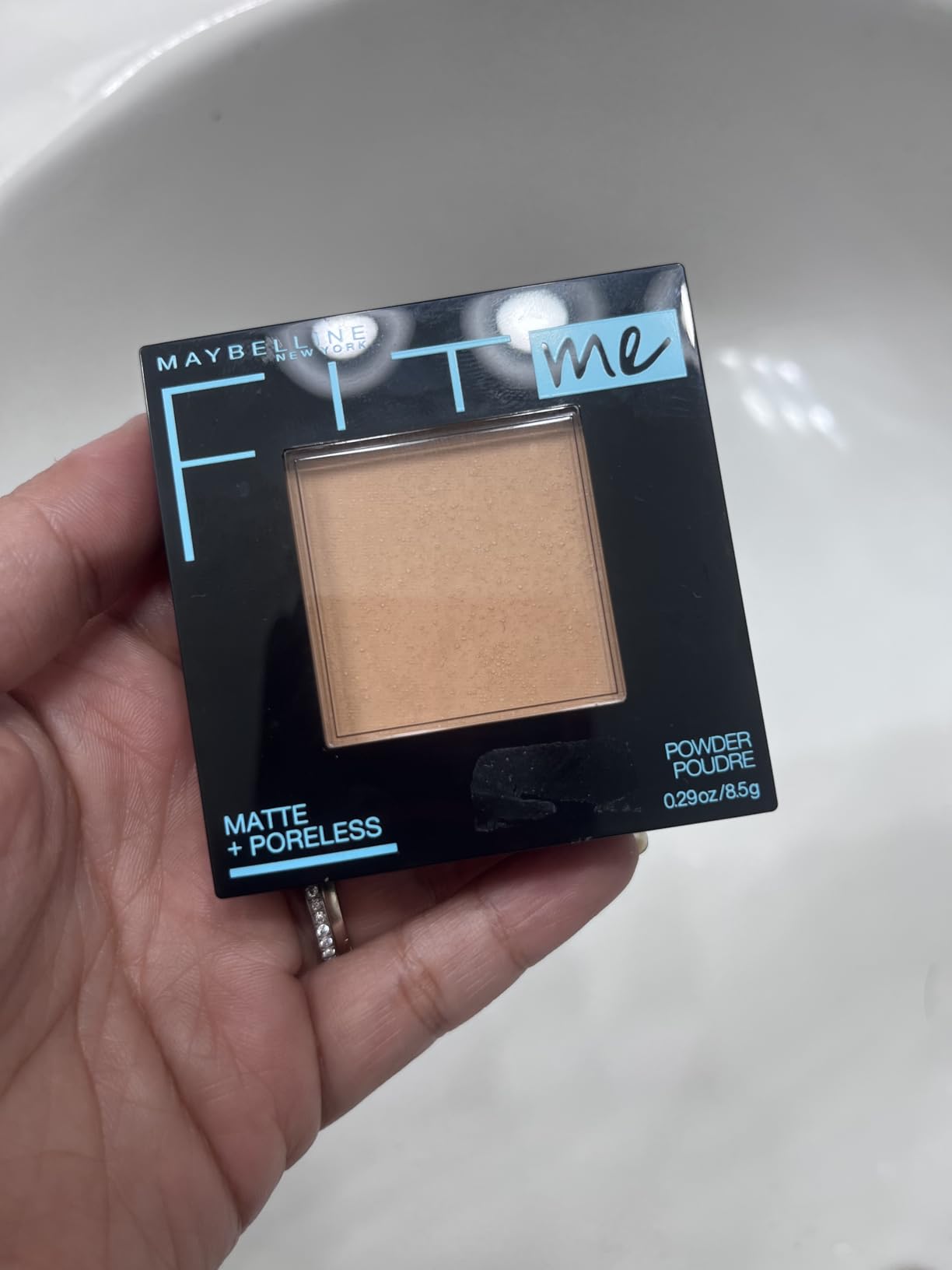 Maybelline Fit Me Matte + Poreless Pressed Face Powder Makeup & Setting Powder, Translucent, 1 Count Customer Review Maybelline Fit Me Matte + Poreless Pressed Face Powder Makeup & Setting Powder, Translucent, 1 Count - Customer Photo 3
