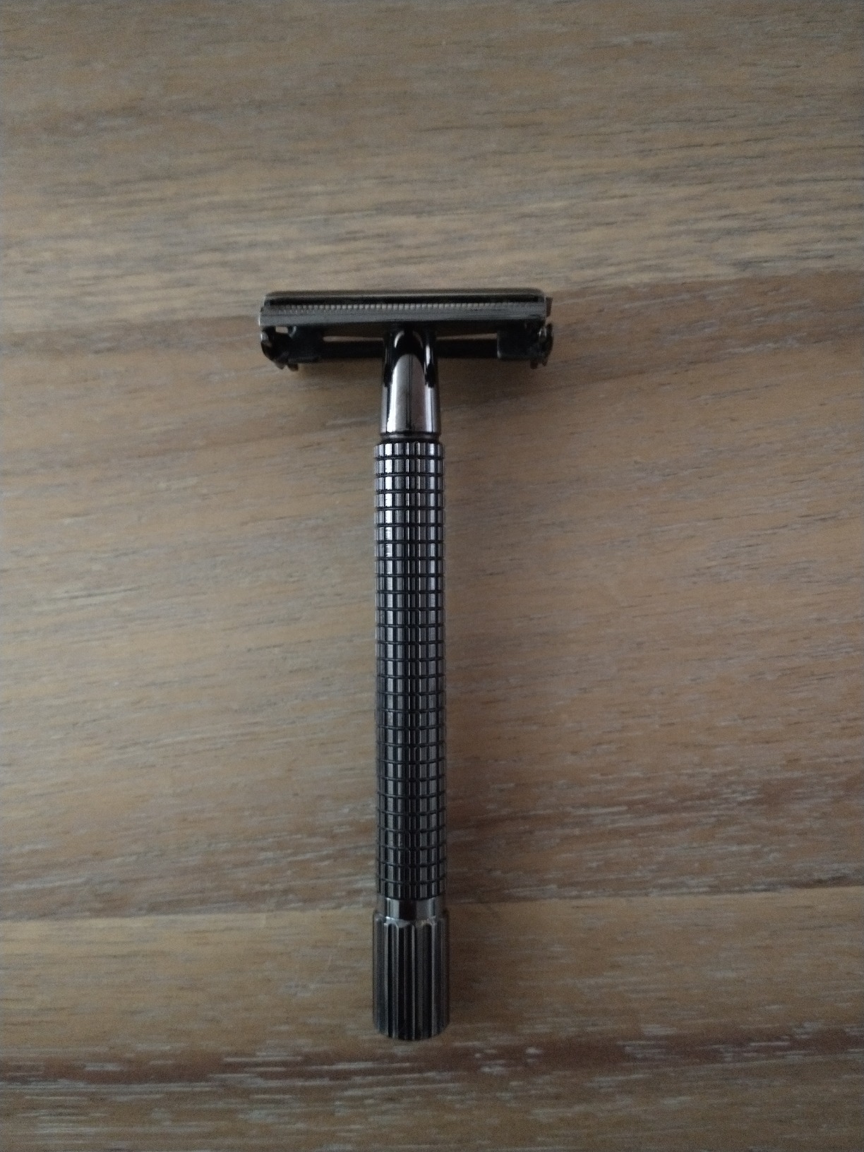 WEISHI Butterfly Open Double Edge Safety Razor for Men, Nostalgic Long Handle with 5 Stainless Razor Blades, Reusable Wet Shave Tool for Smooth, Close Shave - Customer Photo 1