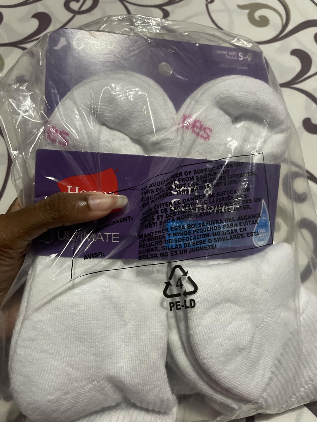 Hanes Ultimate womens Ankle Socks, Comfort Toe Seamed, White & Black Available, 6-pack Customer Review Hanes Ultimate womens Ankle Socks, Comfort Toe Seamed, White & Black Available, 6-pack - Customer Photo 1