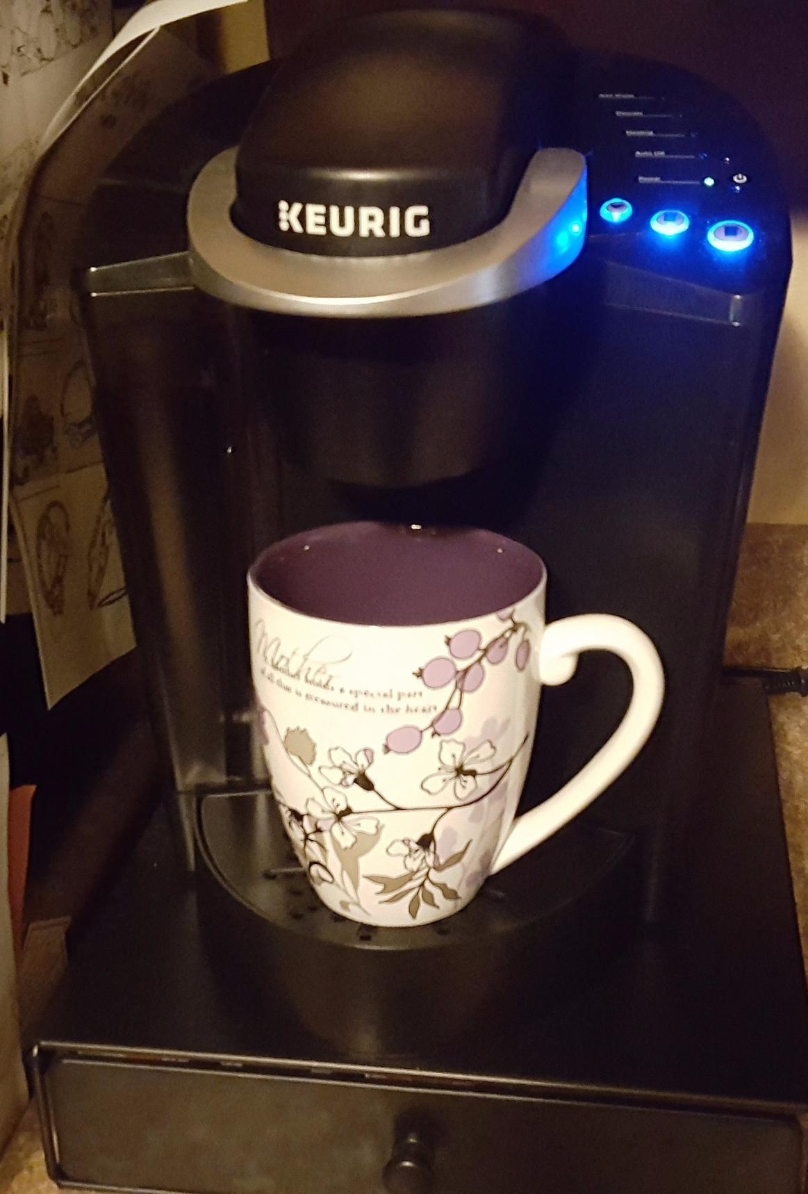 Keurig K-Classic Single Serve K-Cup Pod Coffee Maker, with 3 Brew Sizes, 48oz Removable Reservoir, Black - Customer Photo 2
