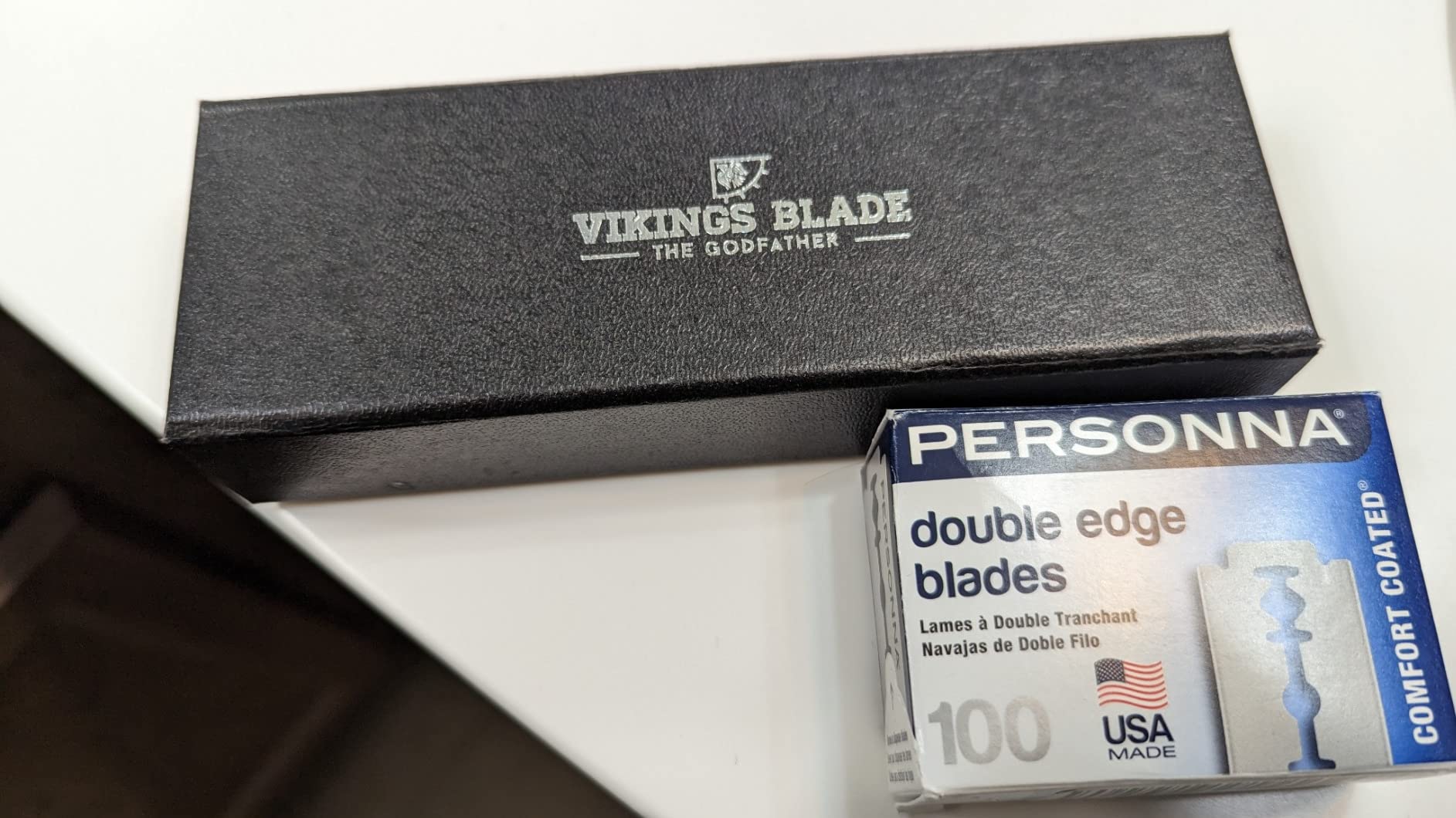 VIKINGS BLADE Double Edge Safety Razor for Men + 5 Swedish Steel Blades + Luxury Case. Classic 3-Piece. Reusable, Eco-Friendly (The Godfather) - Customer Photo 2