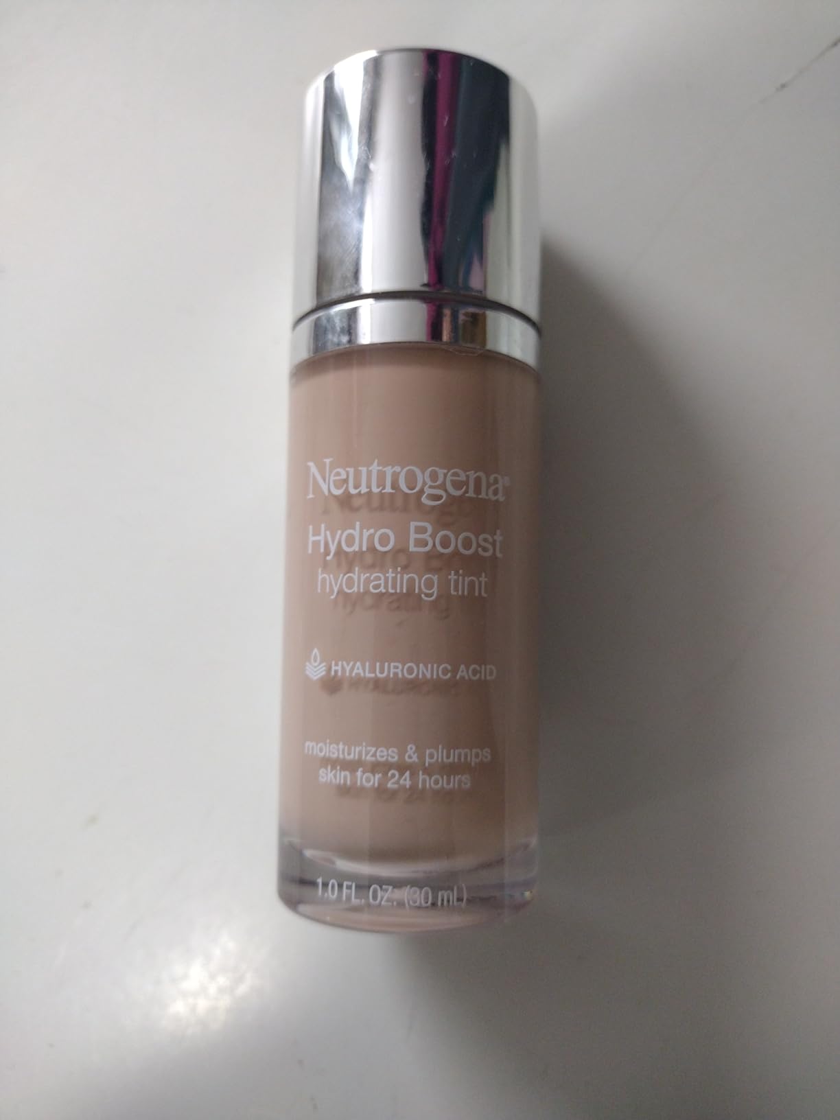 Neutrogena Hydro Boost Hydrating Tint Foundation Makeup for Dry Skin, with Hyaluronic Acid, Lightweight Oil-Free Water Gel, Non-Comedogenic, 40 Nude Color, 1.0 fl. oz - Customer Photo 5