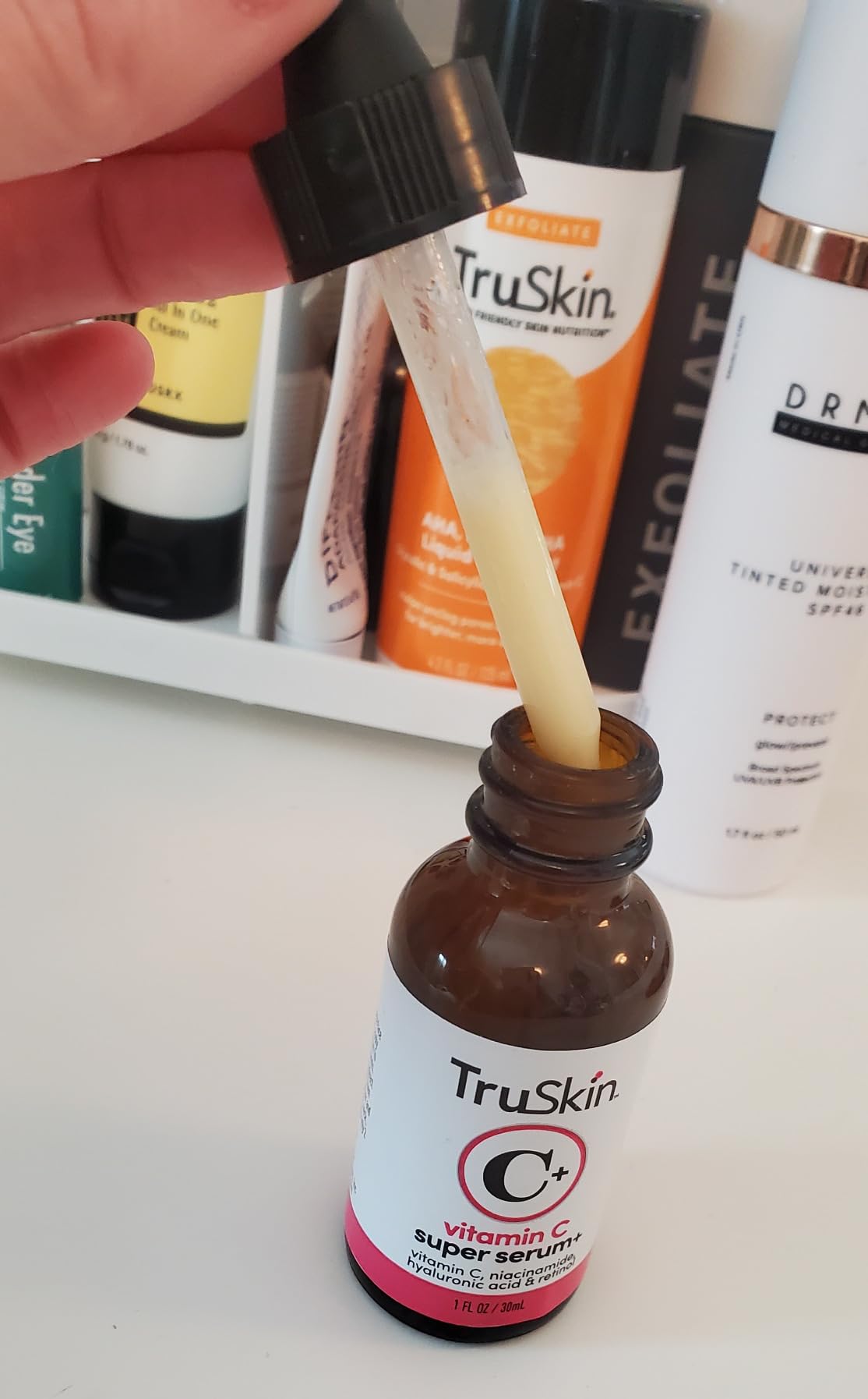 TruSkin Vitamin C Super Serum - Niacinamide, Retinol, Hyaluronic Acid & Squalane - All-in-One Anti Aging Serum for Face – Improve Appearance of Dark Spots, Firmness for Brighter Looking Skin, 1 Fl Oz - Customer Photo 2