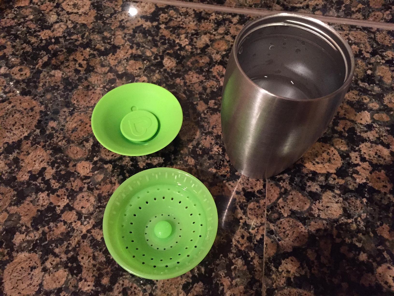 Munchkin Stainless Steel Sippy Cups for Toddlers 1-3, Spill Proof Miracle 360 Cup, Insulated, 10 Ounce, Green Customer Review Munchkin Stainless Steel Sippy Cups for Toddlers 1-3, Spill Proof Miracle 360 Cup, Insulated, 10 Ounce, Green - Customer Photo 2