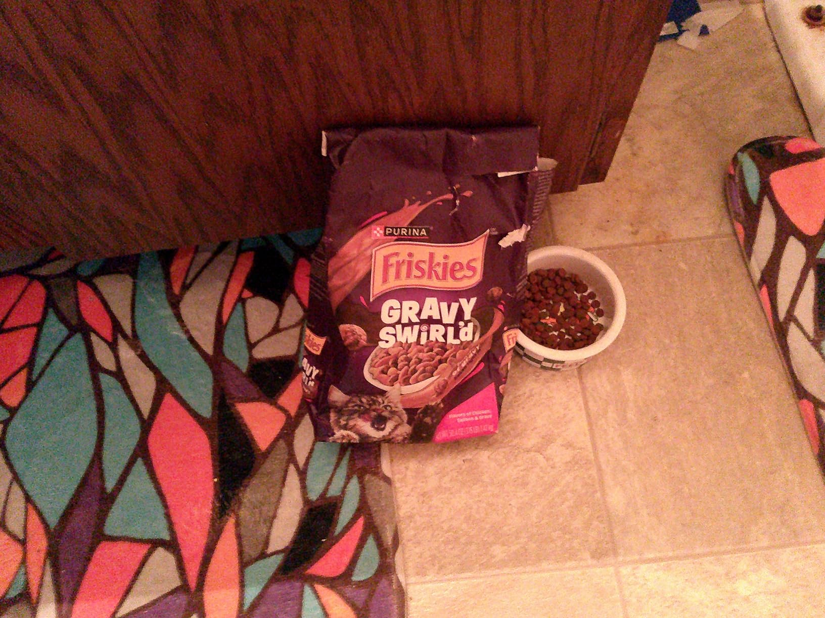 Purina Friskies Dry Cat Food Gravy Swirl'd With Flavors of Chicken, Salmon and Gravy - 16 lb. Bag Customer Review Purina Friskies Dry Cat Food Gravy Swirl'd With Flavors of Chicken, Salmon and Gravy - 16 lb. Bag - Customer Photo 1