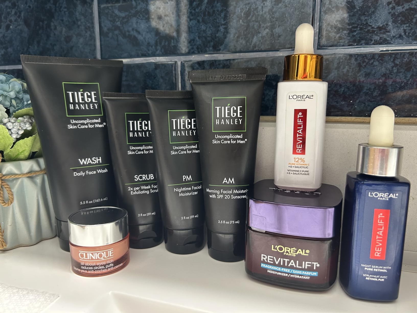 Tiege Hanley Skin Care Set for Men, Anti Aging Routine, System Level 3, Daily Face Wash, Facial Scrub, Two Moisturizers, Eye Cream, and Serum for Healthy, Hydrated Skin, Men's Skin Care, 6 Piece Kit Customer Review Tiege Hanley Skin Care Set for Men, Anti Aging Routine, System Level 3, Daily Face Wash, Facial Scrub, Two Moisturizers, Eye Cream, and Serum for Healthy, Hydrated Skin, Men's Skin Care, 6 Piece Kit - Customer Photo 1