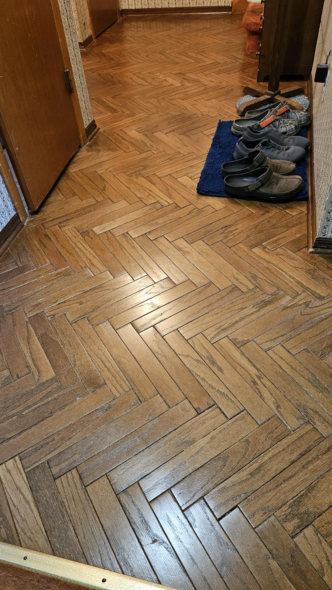 Weiman Wood Floor Polish and Restorer - 32 Ounce - High-Traffic Hardwood Floor, Natural Shine, Removes Scratches, Leaves Protective Layer, Packaging May Vary - Customer Photo 1