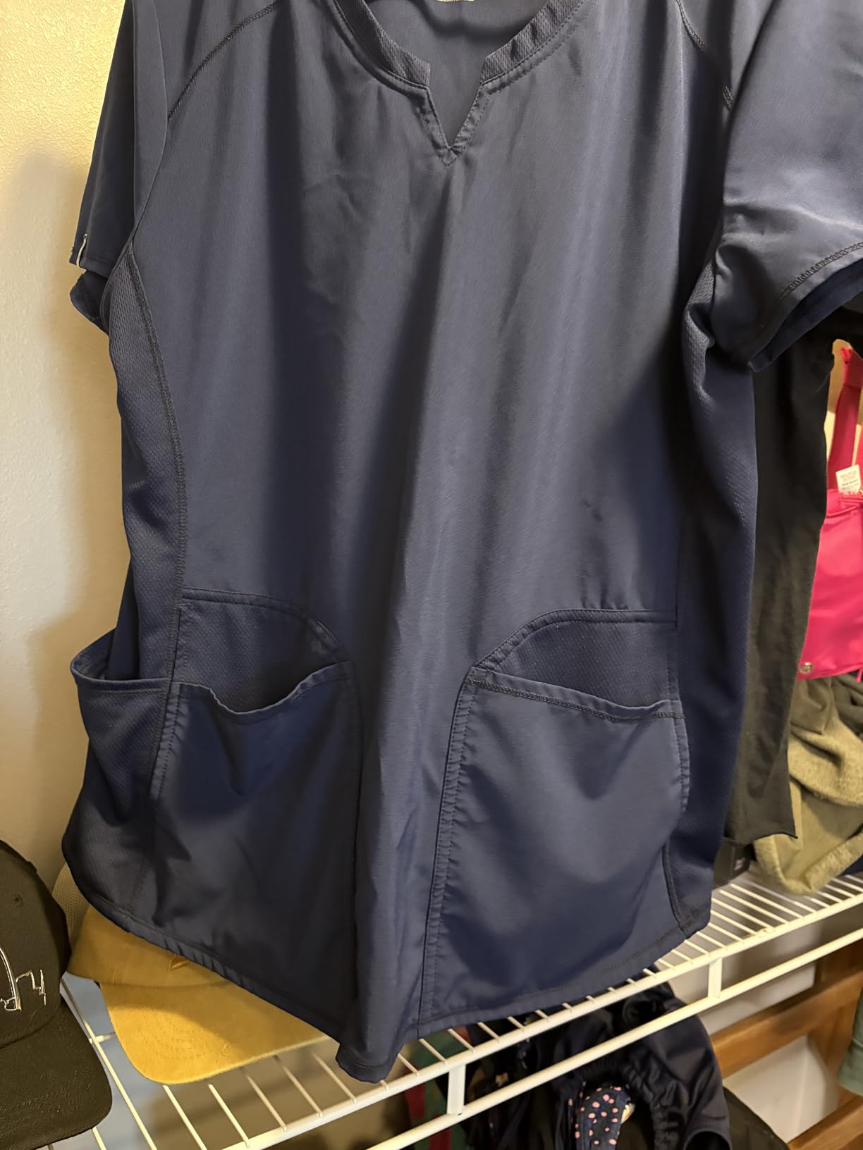 Dickies Women's Scrub Top V-Neck Top with 2 Pockets, Moisture Wicking and 360° Stretch Fabric - DK615 Customer Review Dickies Women's Scrub Top V-Neck Top with 2 Pockets, Moisture Wicking and 360° Stretch Fabric - DK615 - Customer Photo 1