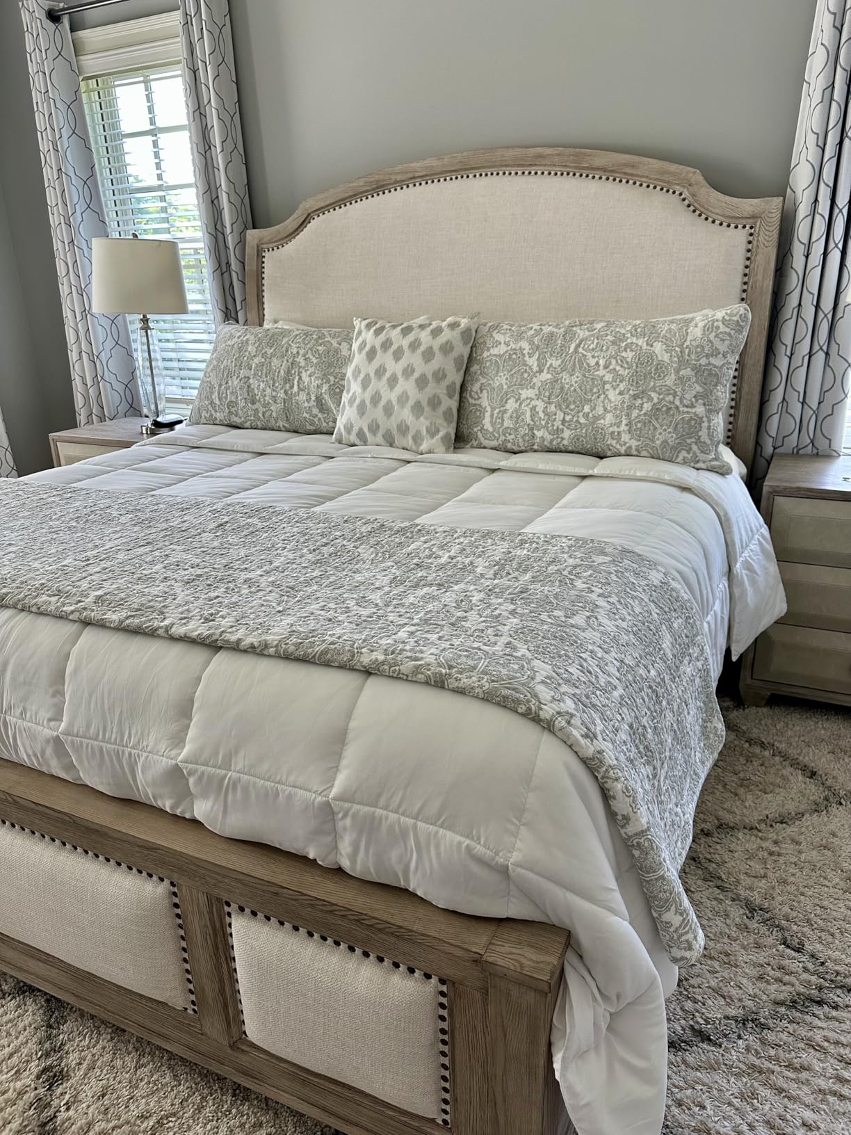 COHOME Premium King Size Comforter All Season Quilted Down Alternative Duvet Insert Cooling Breathable Reversible Design Luxury Hotel Warm Comforter with Anti-Clump Tech & 8 Tabs - White 90