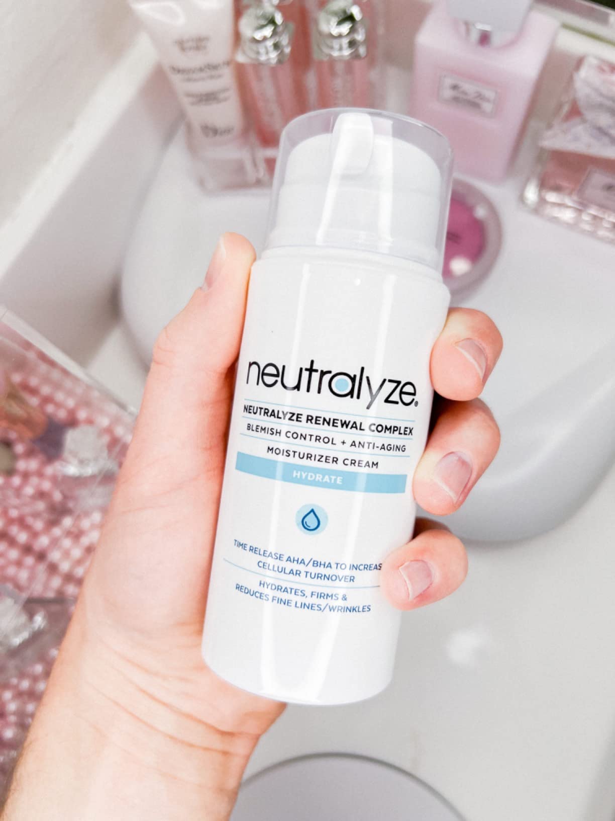 Neutralyze Renewal Complex Acne Moisturizer for Face & Body - Time Released 2% Mandelic Acid & 2% Salicylic Acid for Adults with Acne Prone and Aging Skin - Customer Photo 3