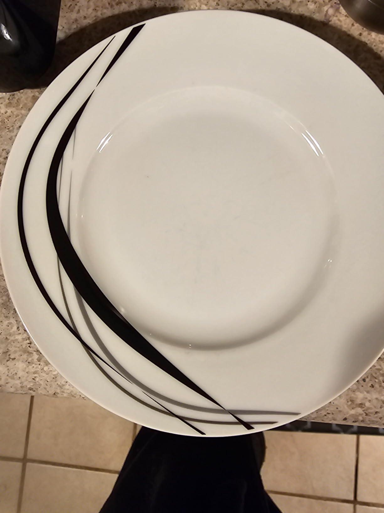 Amazon Basics Dinnerware Set, Microwave and Dishwasher Safe, Service for 6, 18-Piece Complete Kitchen, Plates, Dishes, Bowls, White Porcelain Coupe - Customer Photo 2