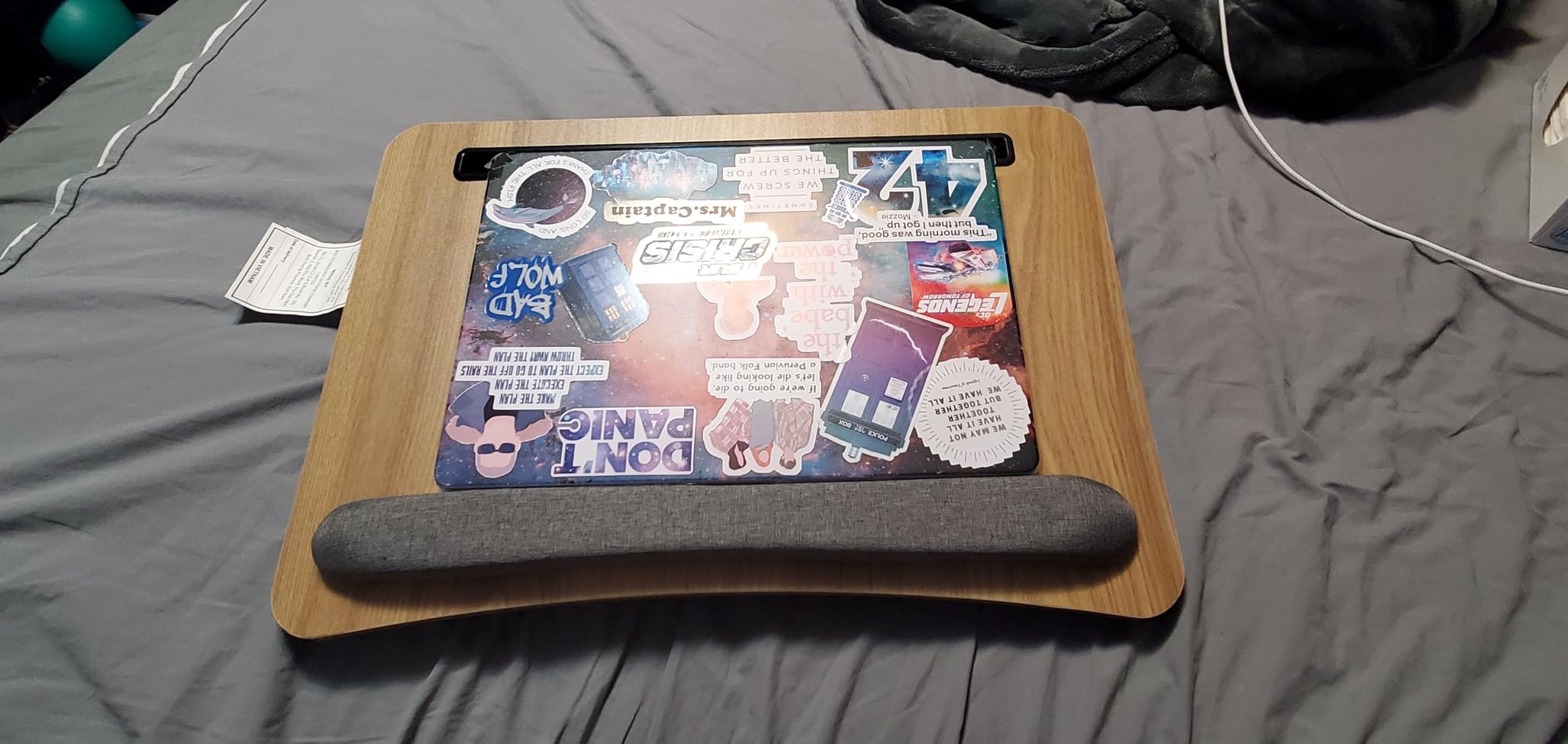 HUANUO Portable Lap Laptop Desk with Pillow Cushion, Fits up to 15.6 inch Laptop, with Anti-Slip Strip & Storage Function for Home Office Students Use as Computer Laptop Stand, Book Tablet - Customer Photo 2