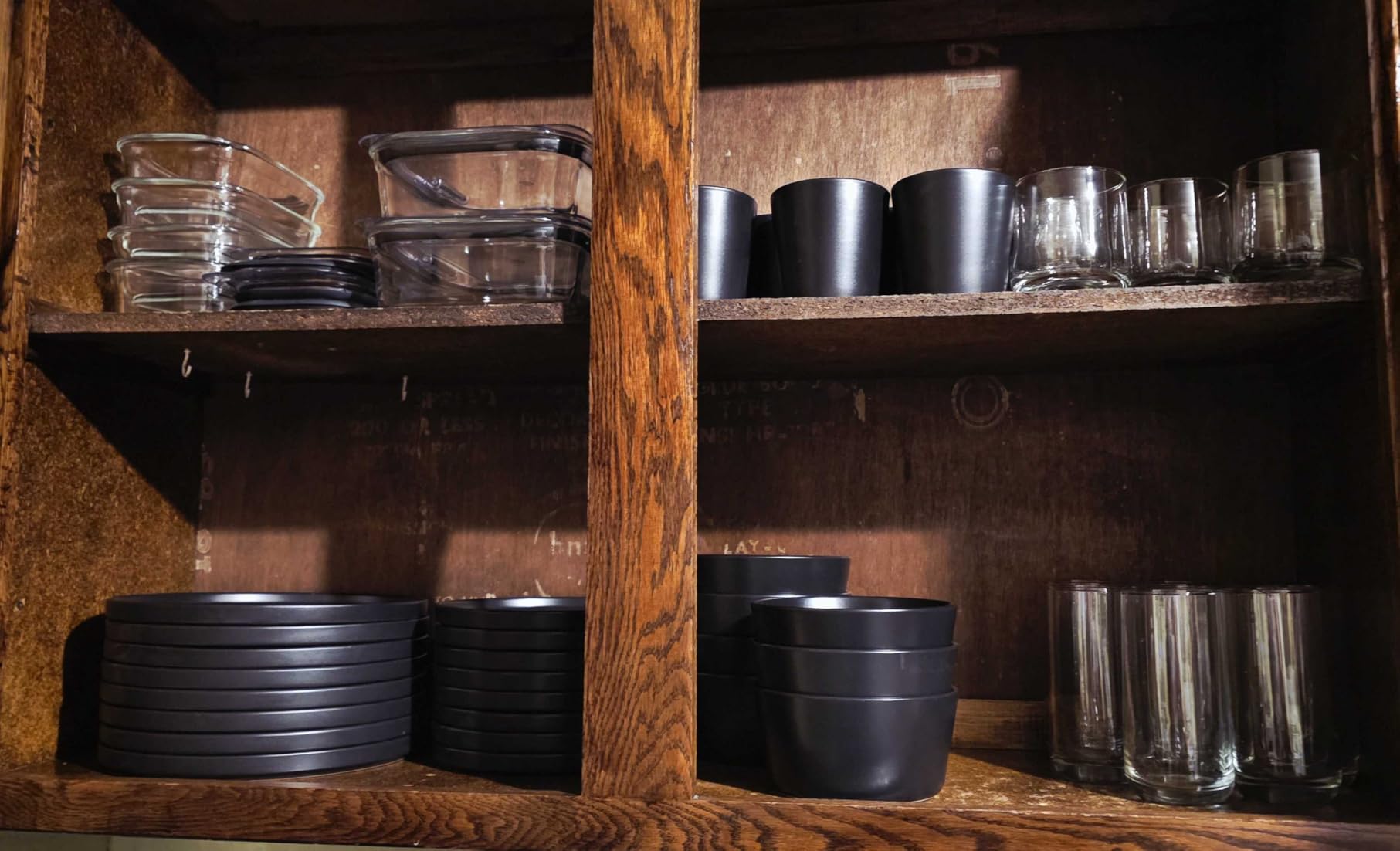 Stone Lain Celina Stoneware 16 Piece Dinnerware Set, Plates and Bowls, Black Matte Dish, Service for 4 – Minimalist Round Style, Microwave & Dishwasher Safe - Customer Photo 1