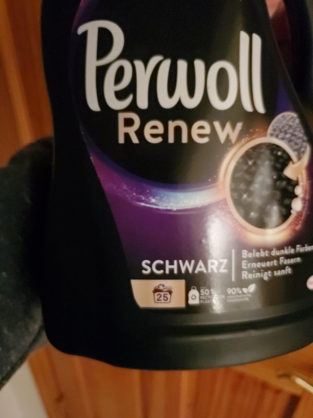 Perwoll Liquid Detergent - Renew & Repair For Black And Darks - 24 Loads (1.4L) - Customer Photo 3