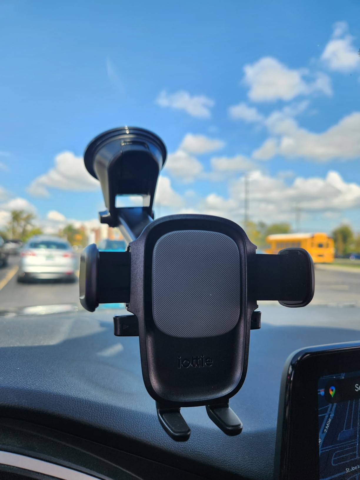 iOttie Easy One Touch Signature Dashboard & Windshield Universal Car Mount Phone Holder Desk Stand with Suction Cup Base and Telescopic Arm for iPhone, Samsung, Google, More Smartphones - Customer Photo 2
