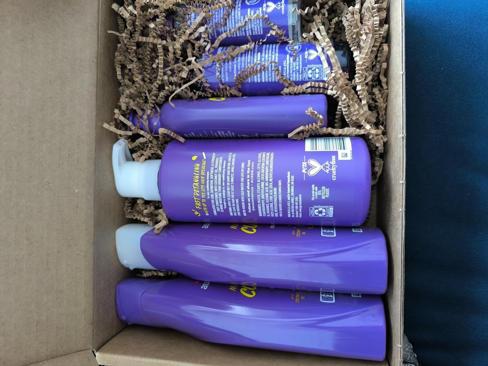 Miracle Curls: Shampoo, Conditioner, Deep Conditioner, Refresher Gel, Detangling Milk, Oil Treatment 6-Piece Set Customer Review Miracle Curls: Shampoo, Conditioner, Deep Conditioner, Refresher Gel, Detangling Milk, Oil Treatment 6-Piece Set - Customer Photo 3