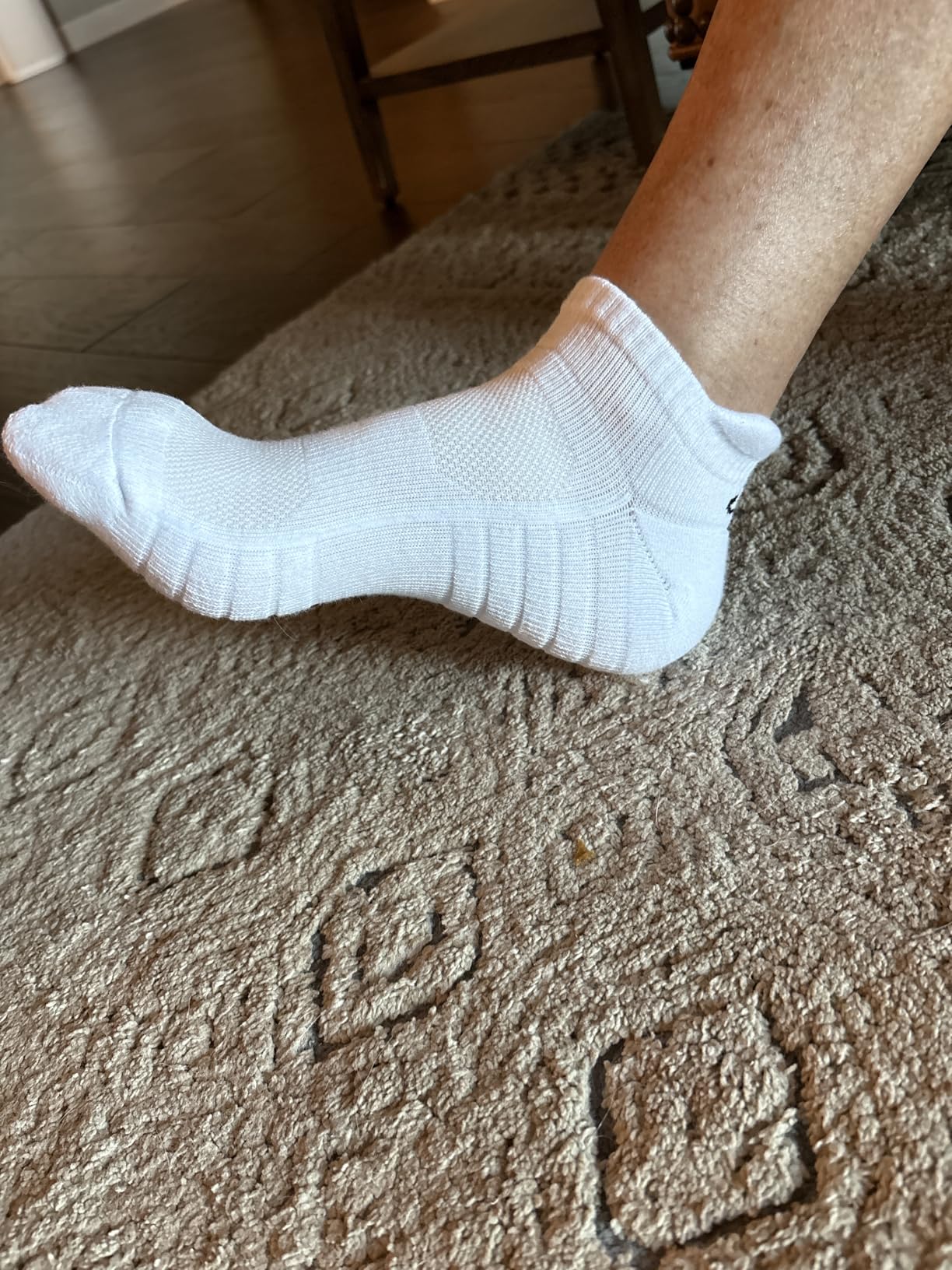 Lapulas Athletic Running Ankle Socks, Low Cut Cushioned Anti-Blister Tab Sports Socks Men Women 6Pairs Customer Review Lapulas Athletic Running Ankle Socks, Low Cut Cushioned Anti-Blister Tab Sports Socks Men Women 6Pairs - Customer Photo 1